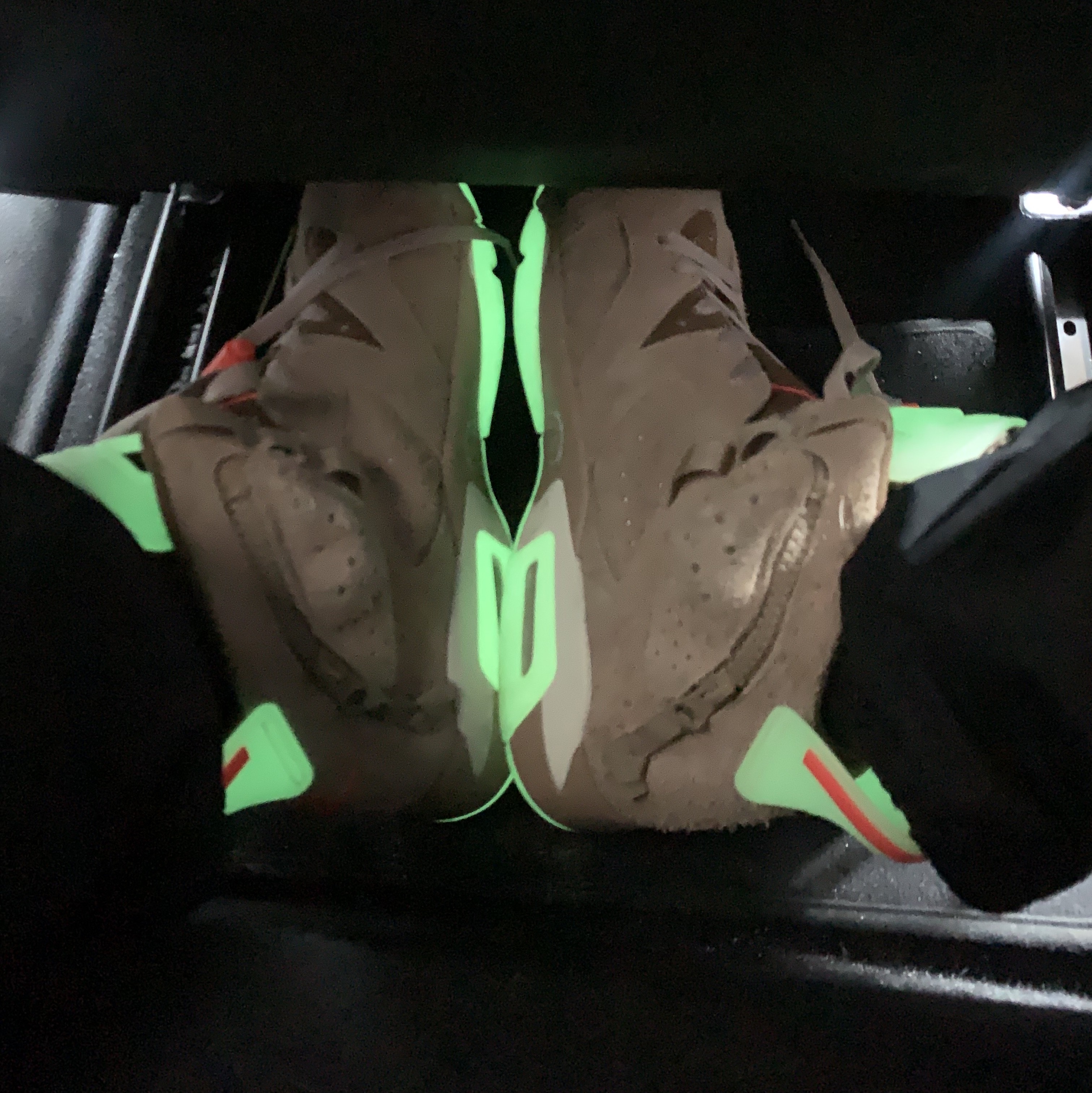 Jordan 6 x Travis Scott Retro SP British Khaki 착용 스타일