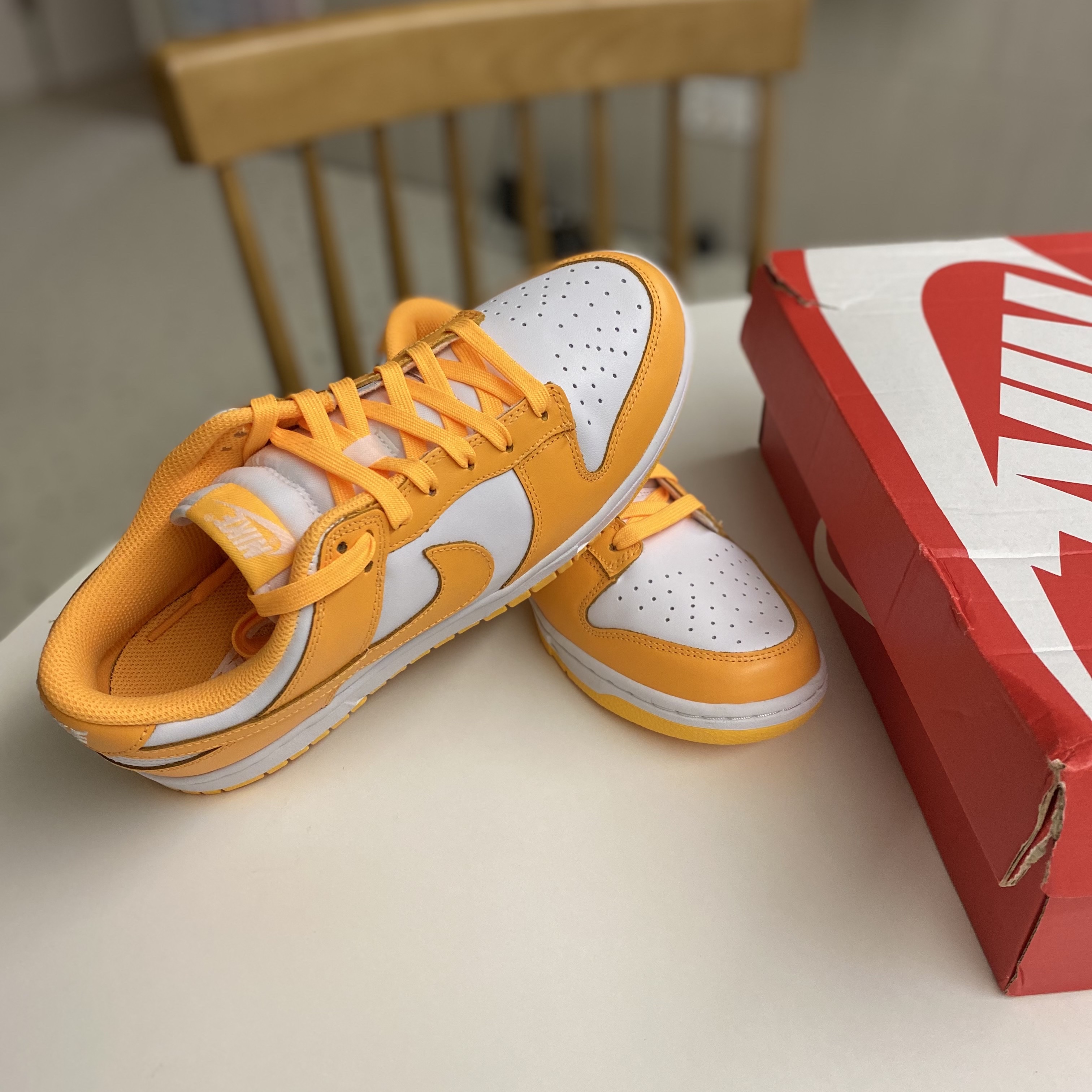 (W) Nike Dunk Low Laser Orange 착용 스타일 - 2