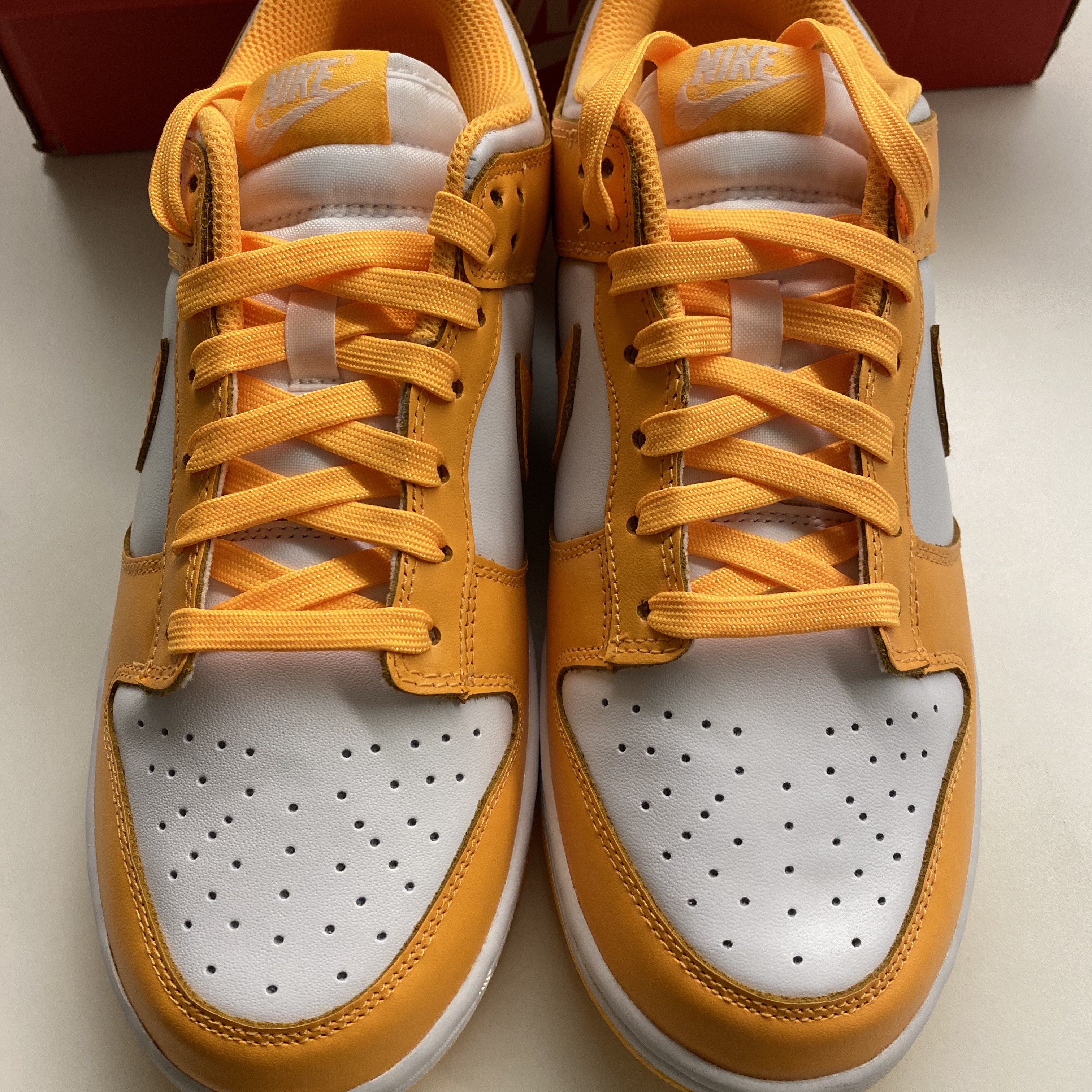 (W) Nike Dunk Low Laser Orange 착용 스타일 - 4