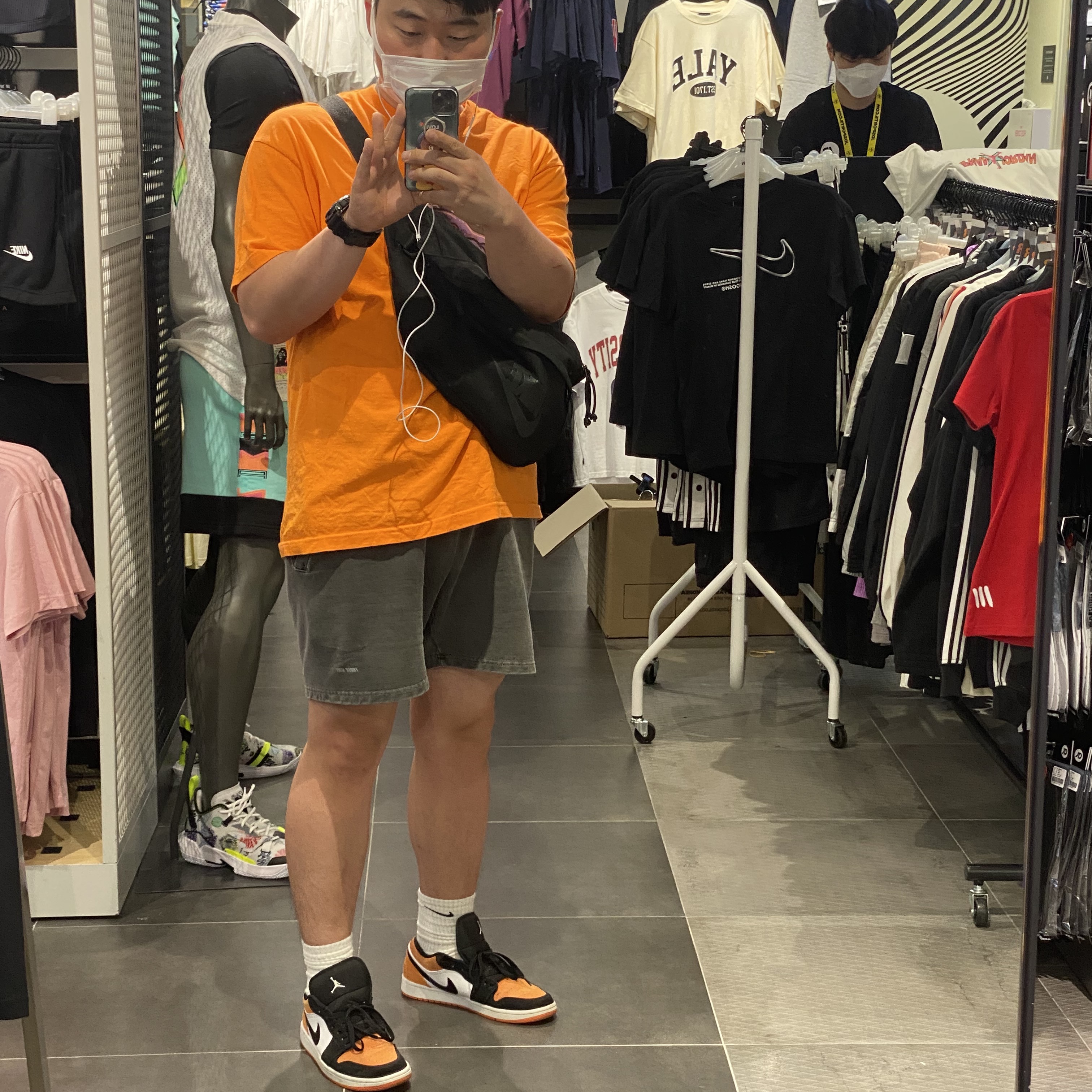 Jordan 1 Low Shattered Backboard 착용 스타일 - 2