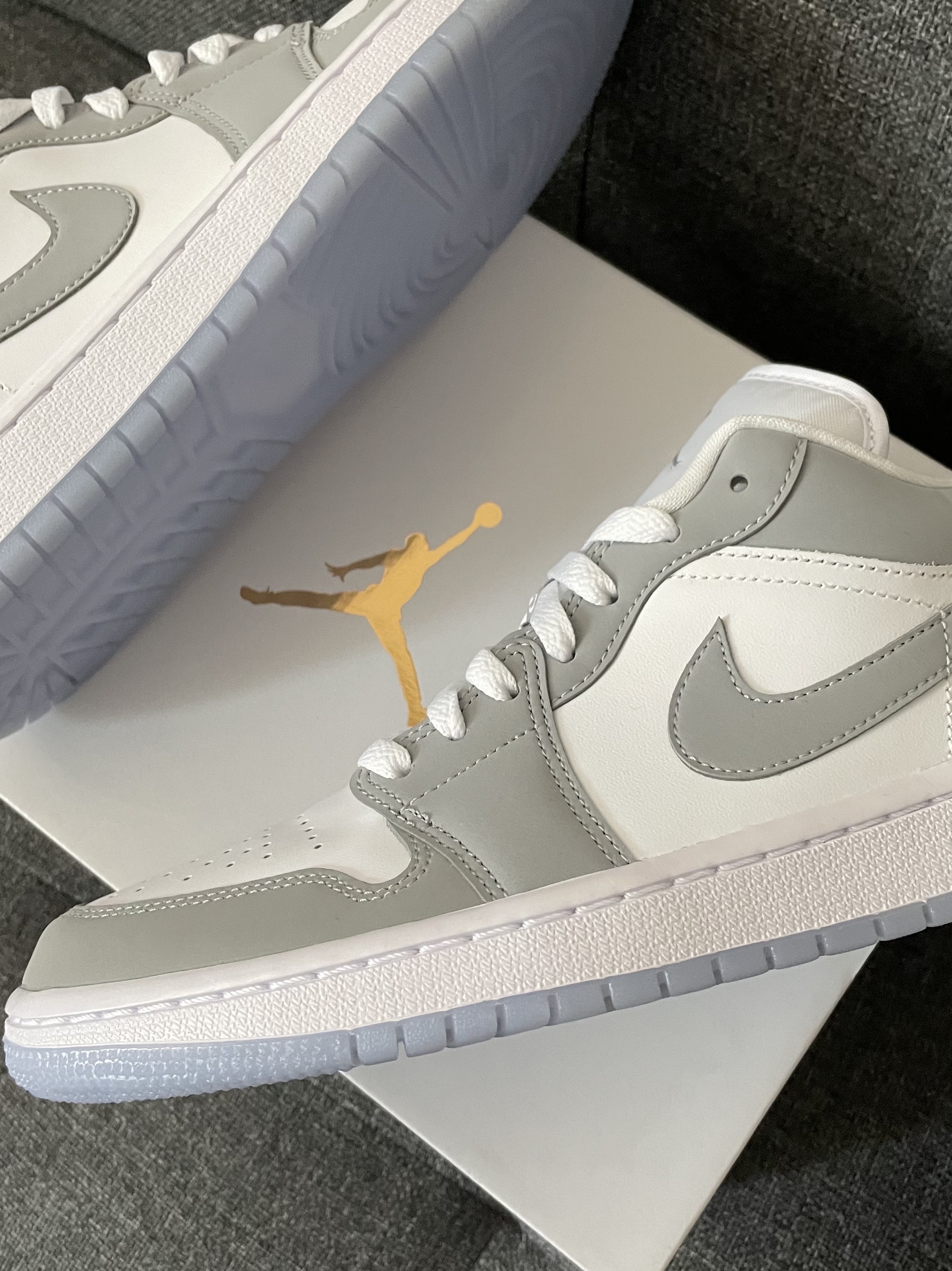 (W) Jordan 1 Low White Wolf Grey 착용 스타일 - 4