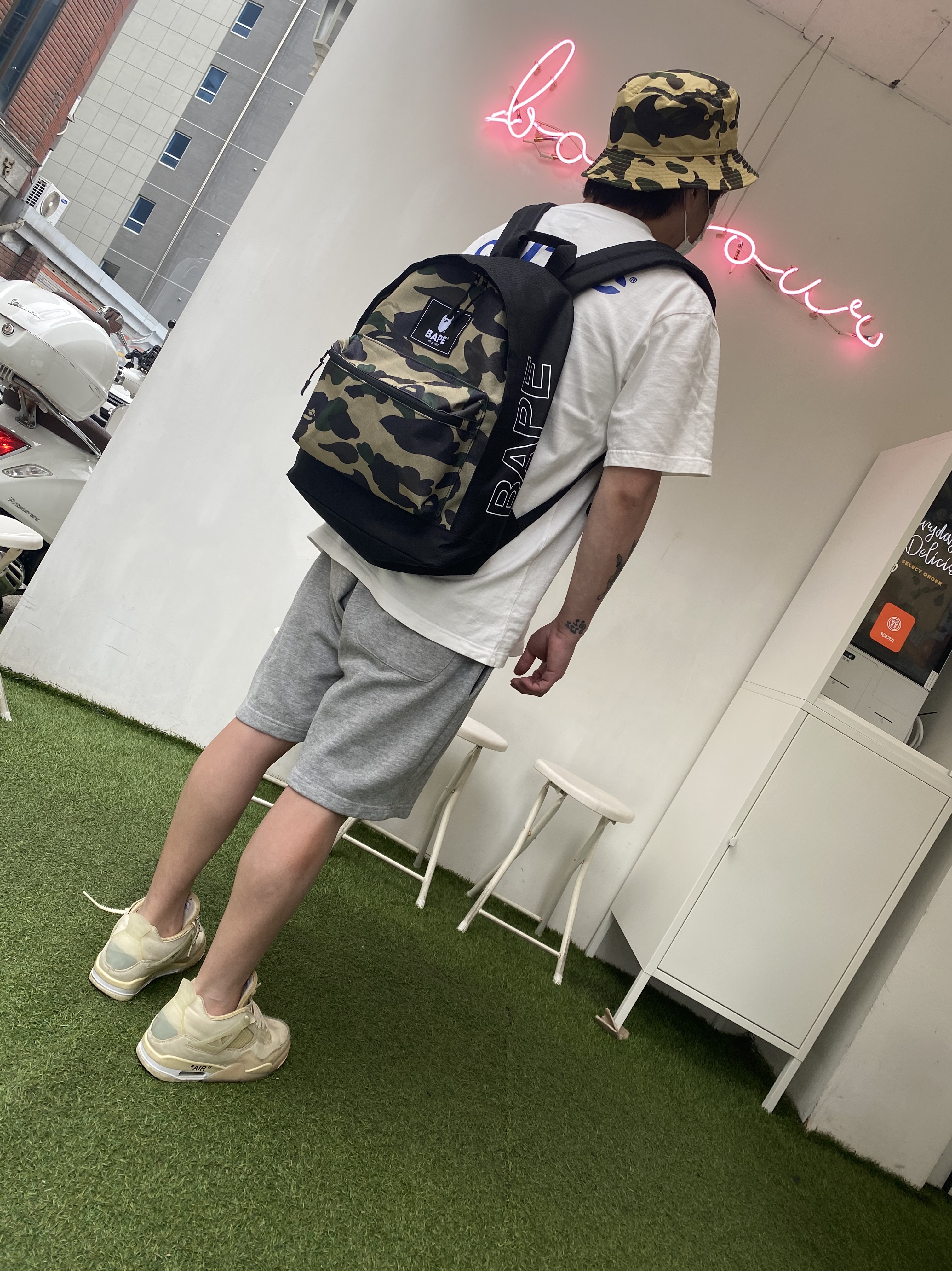 (W) Jordan 4 x Off-White Retro SP Sail 착용 스타일