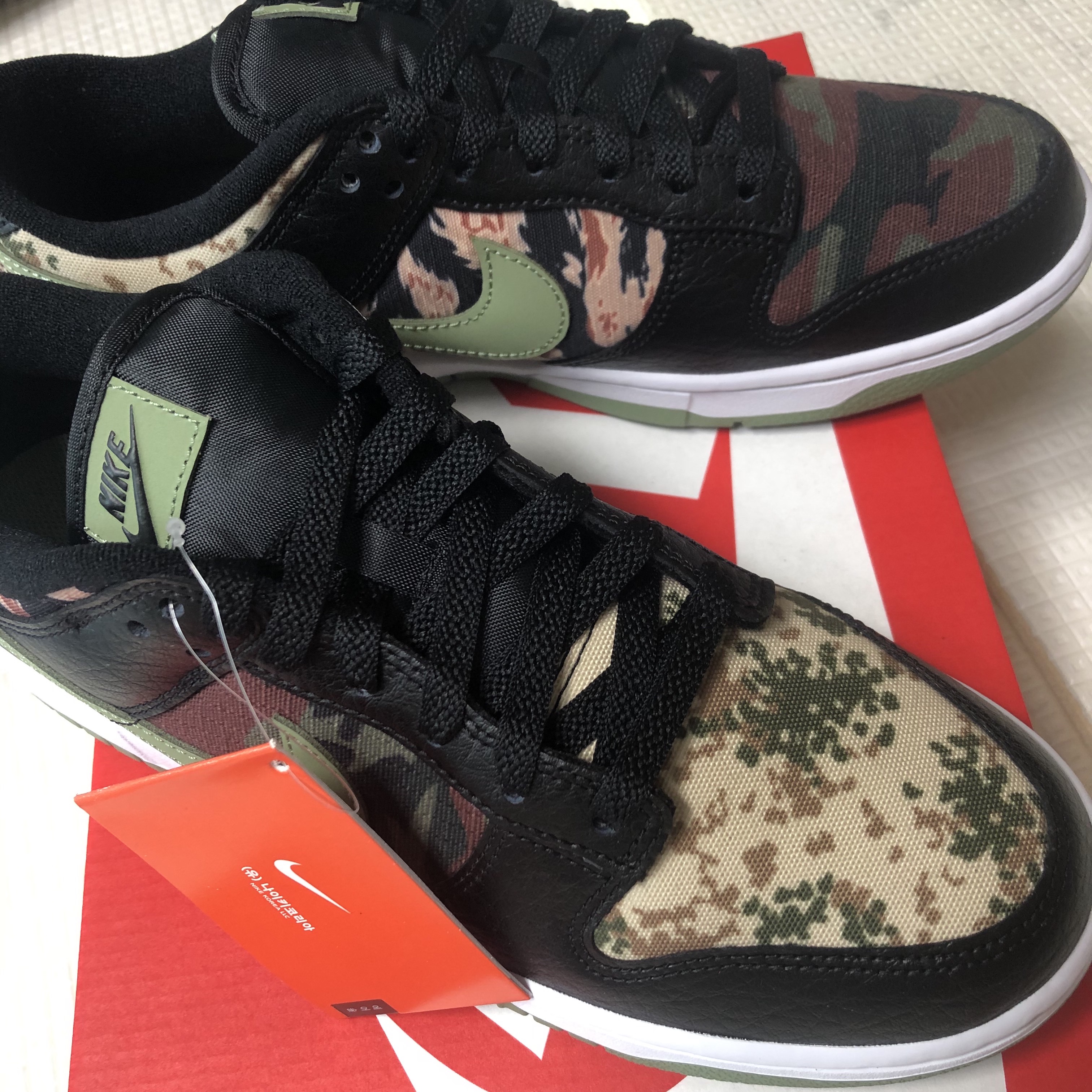 Nike Dunk Low SE Black Multi Camo 착용 스타일 - 1