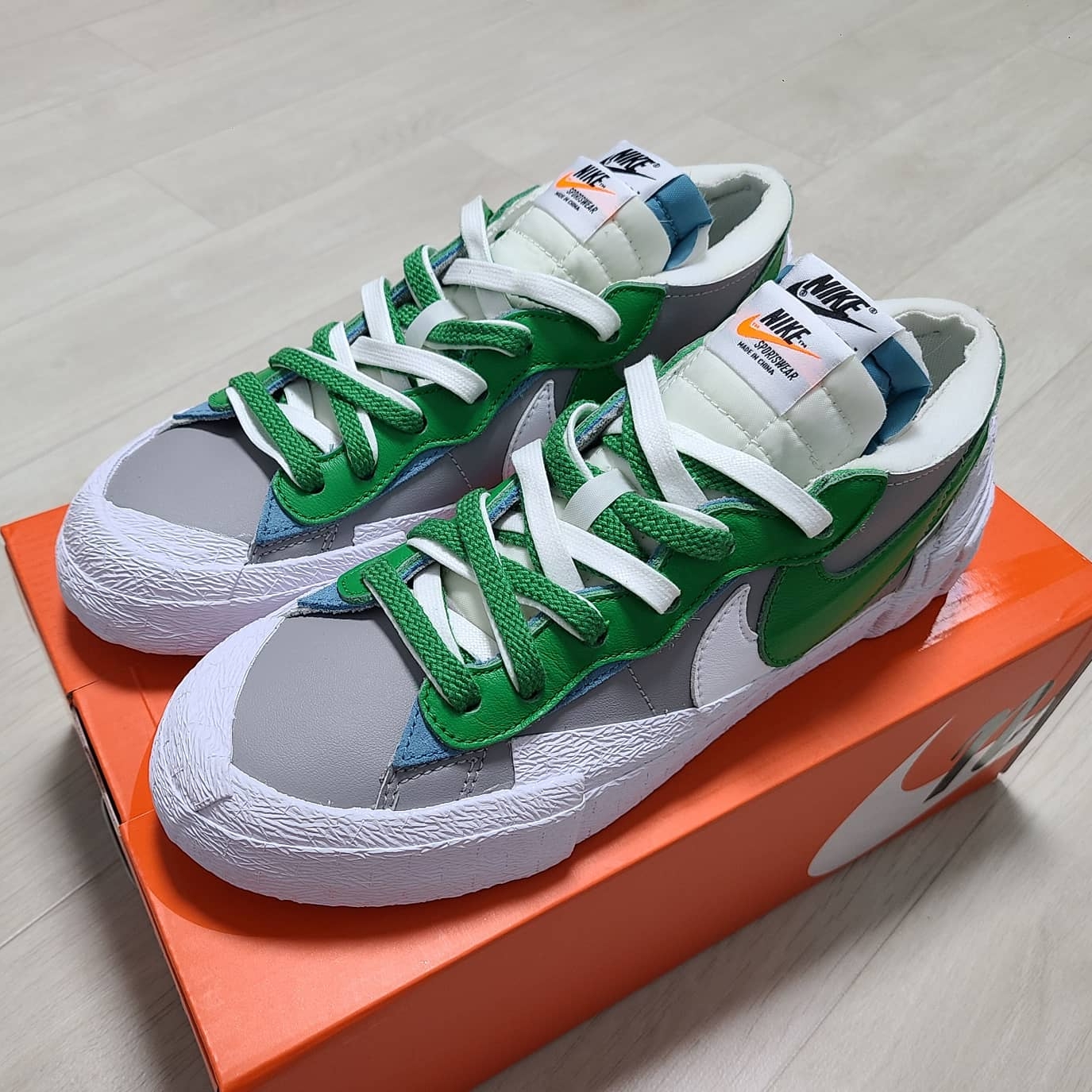 Nike x Sacai Blazer Low Classic Green 착용 스타일 - 2