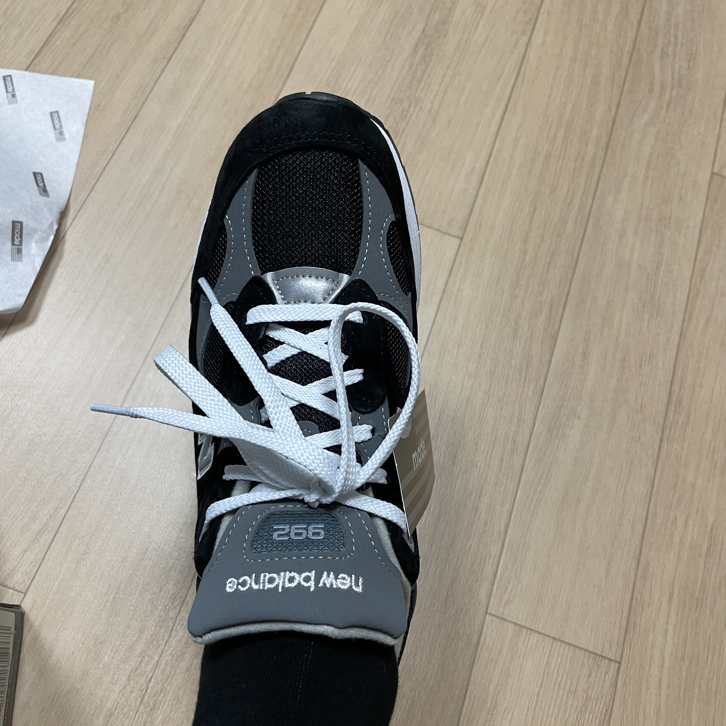 New Balance 992 Made in USA Black Grey 착용 스타일