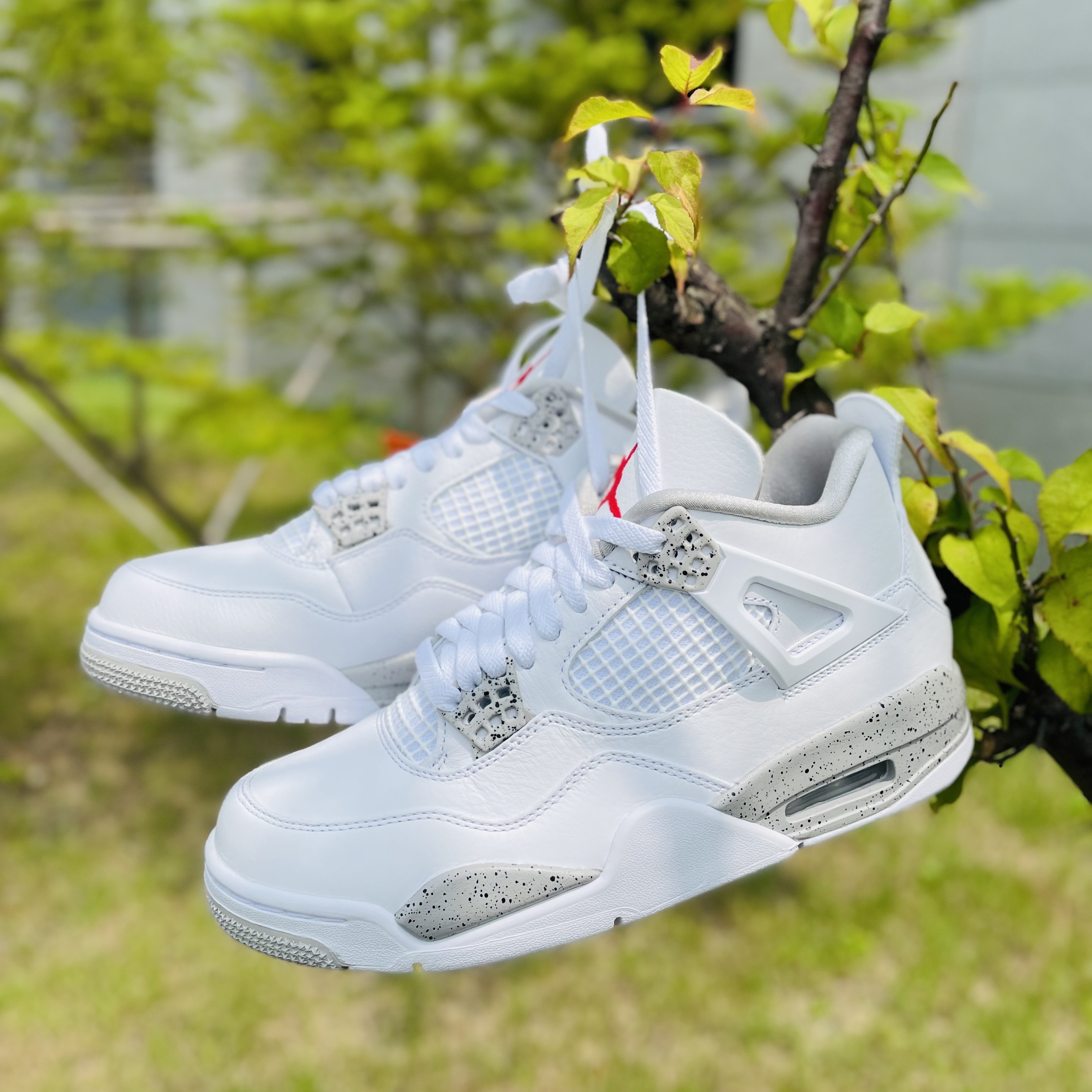 Jordan 4 Retro Tech White 착용 스타일