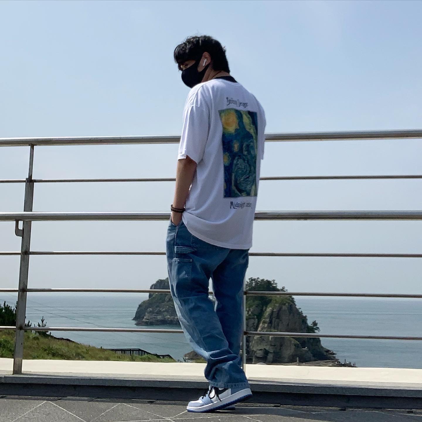 Stussy Midnight Insanity T-Shirt White, Jordan 1 Retro High OG University Blue 착용 스타일 - 2