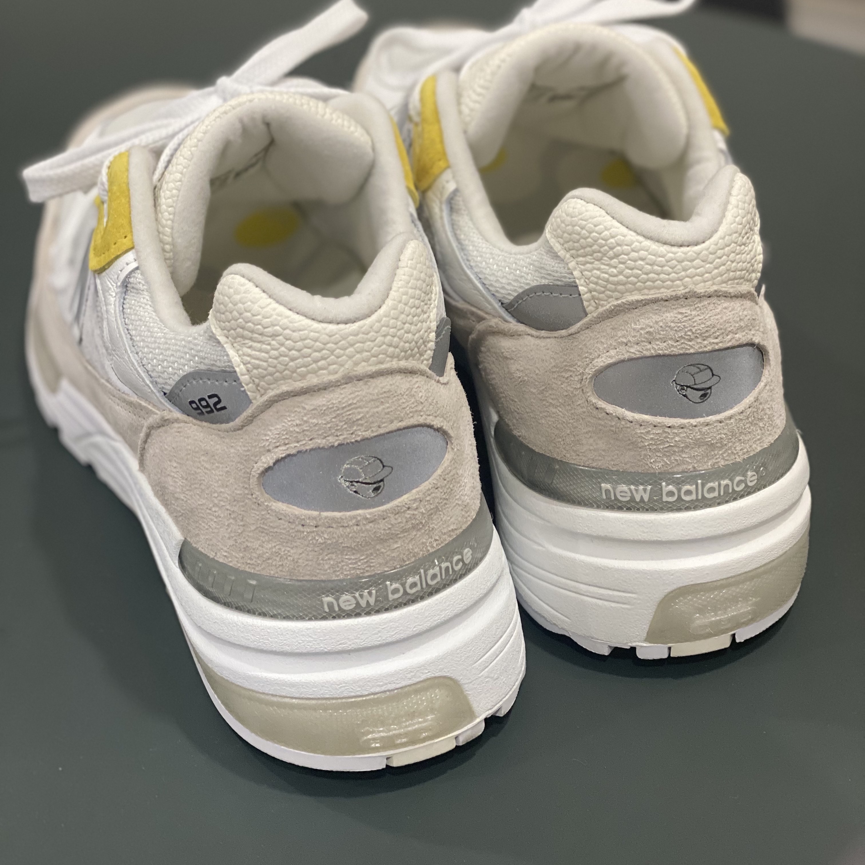 New Balance x Paperboy Paris 992 Made in USA Fried Egg 착용 스타일 - 5