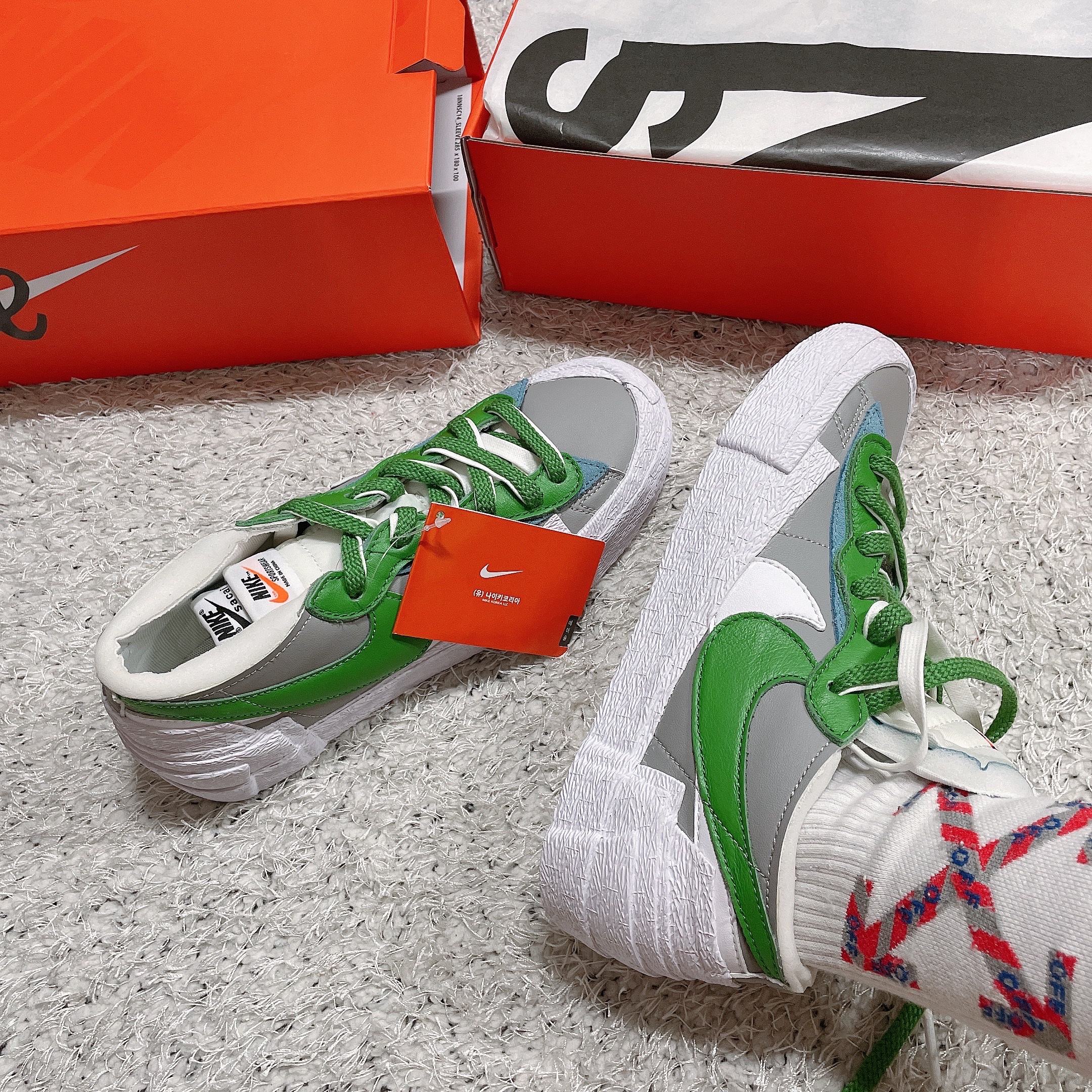 Nike x Sacai Blazer Low Classic Green 착용 스타일 - 2