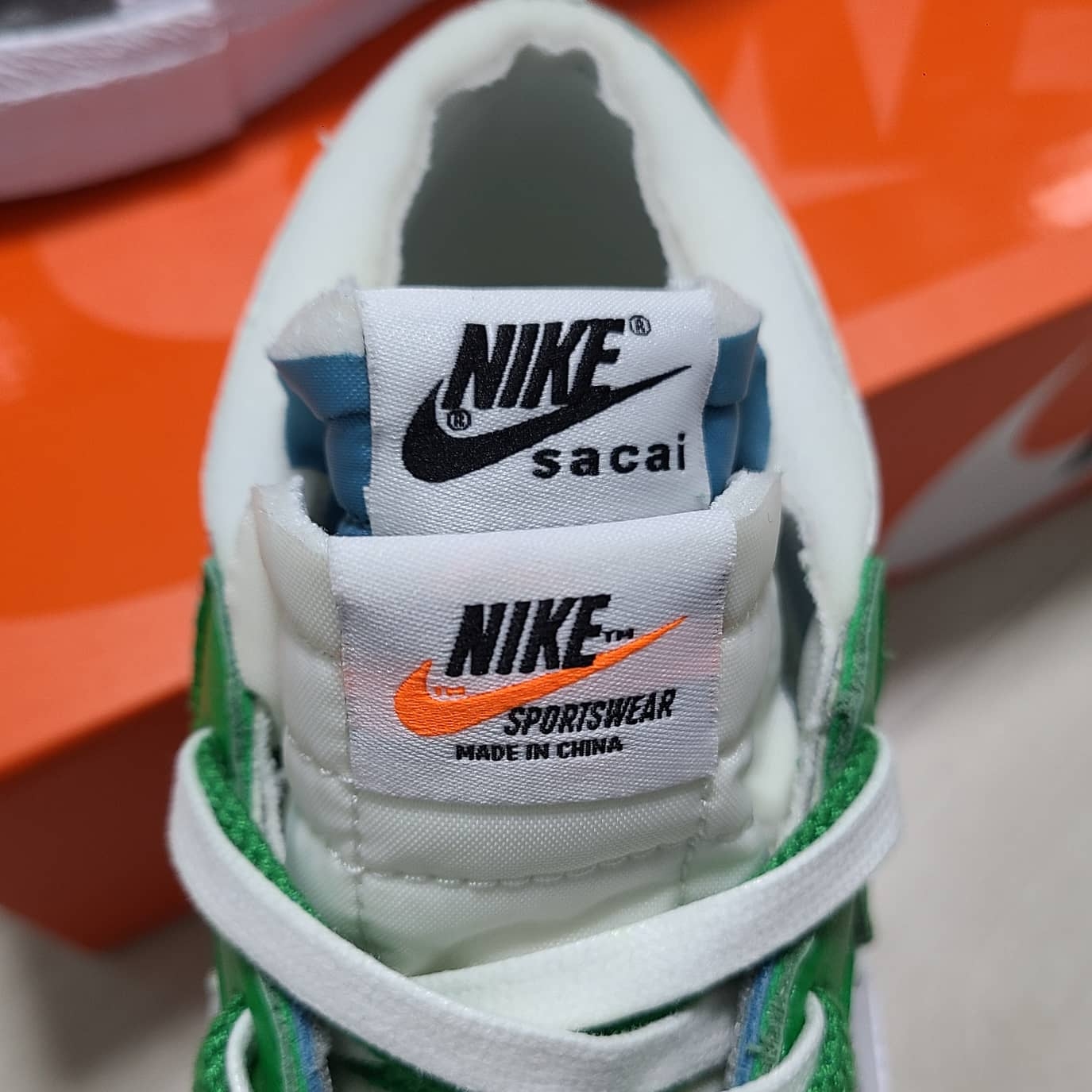 Nike x Sacai Blazer Low Classic Green 착용 스타일 - 3