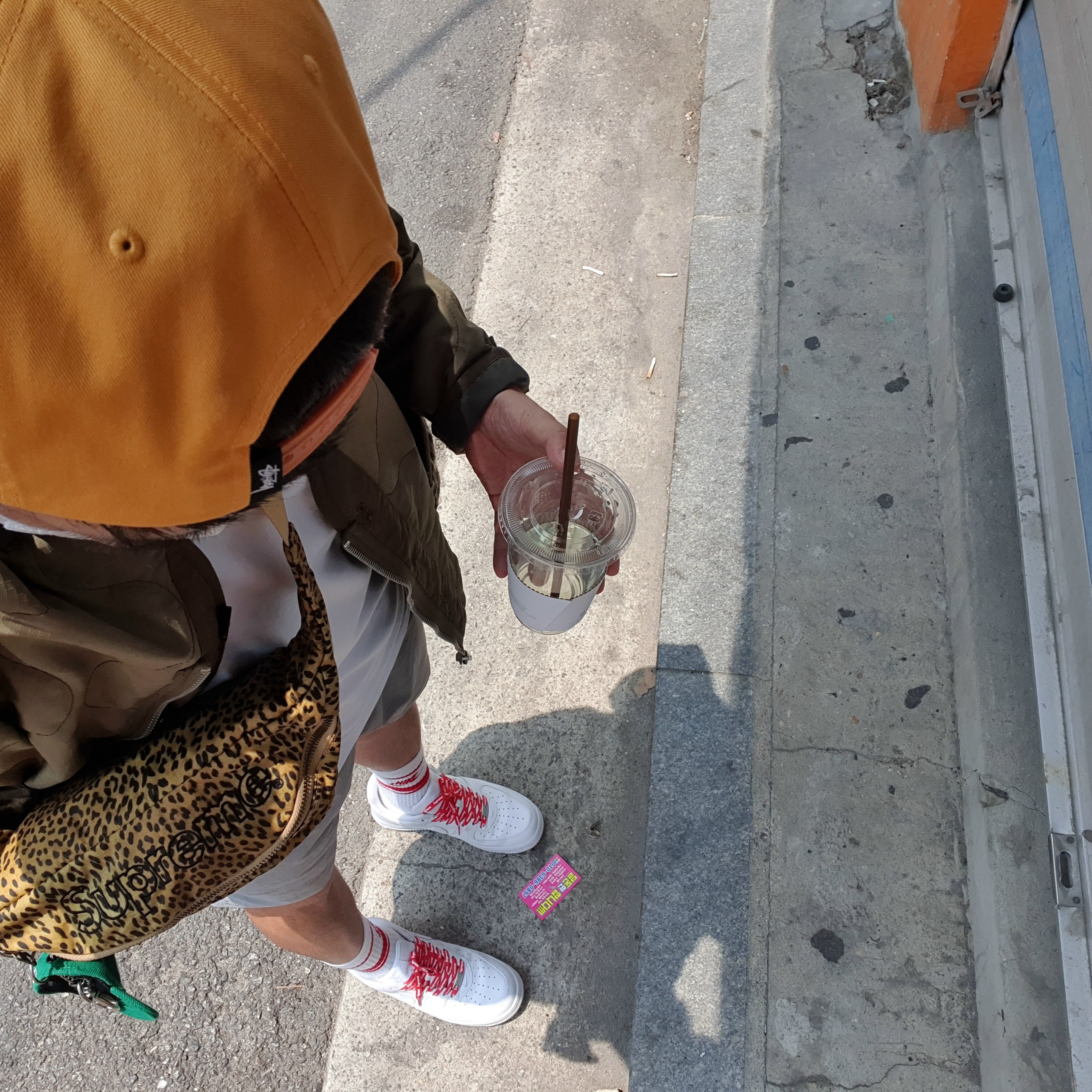 Nike x Supreme Air Force 1 Low White, Supreme x Barbour Waxed Cotton Waist Bag Leopard - 20SS 착용 스타일 - 1