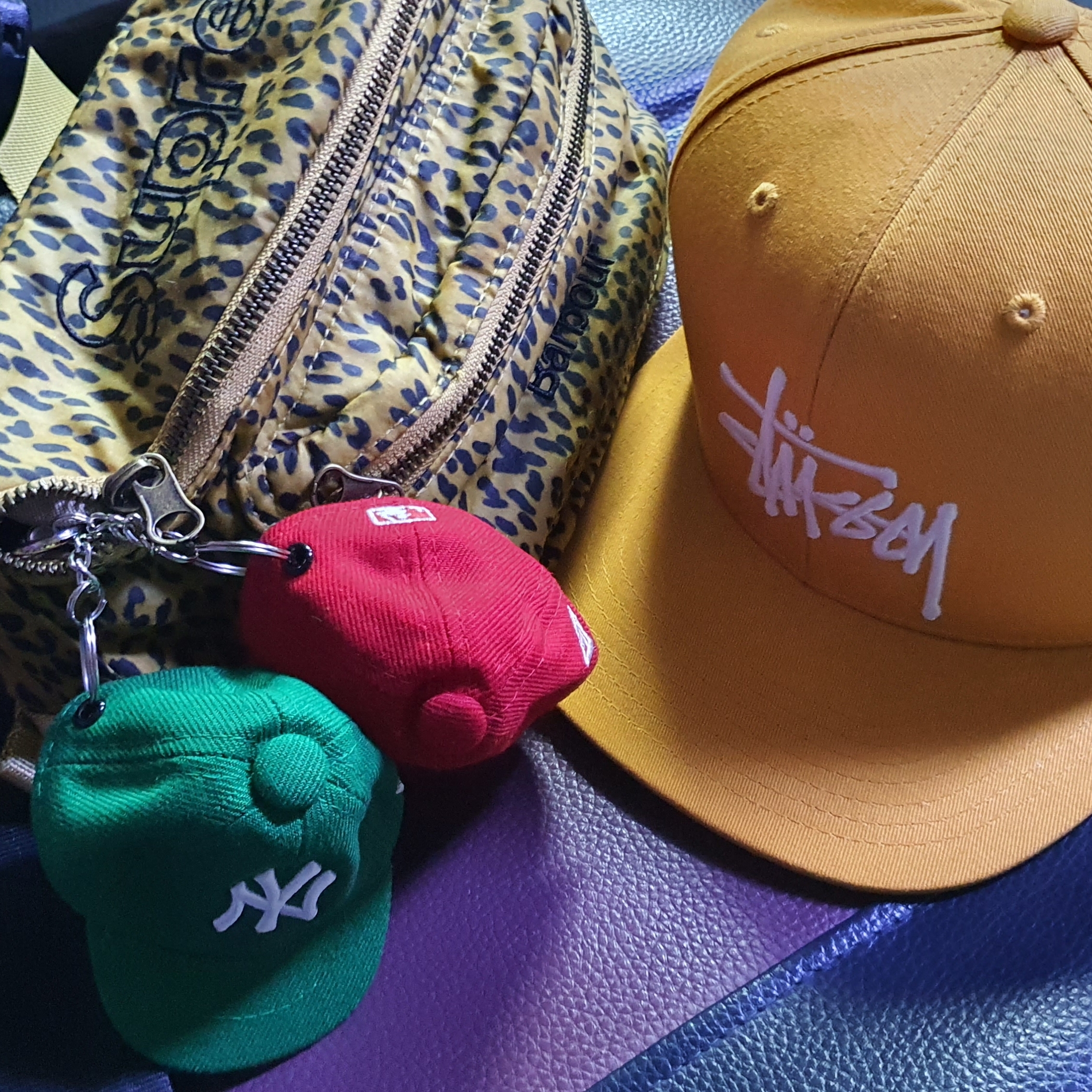 Nike x Supreme Air Force 1 Low White, Supreme x Barbour Waxed Cotton Waist Bag Leopard - 20SS 착용 스타일 - 2