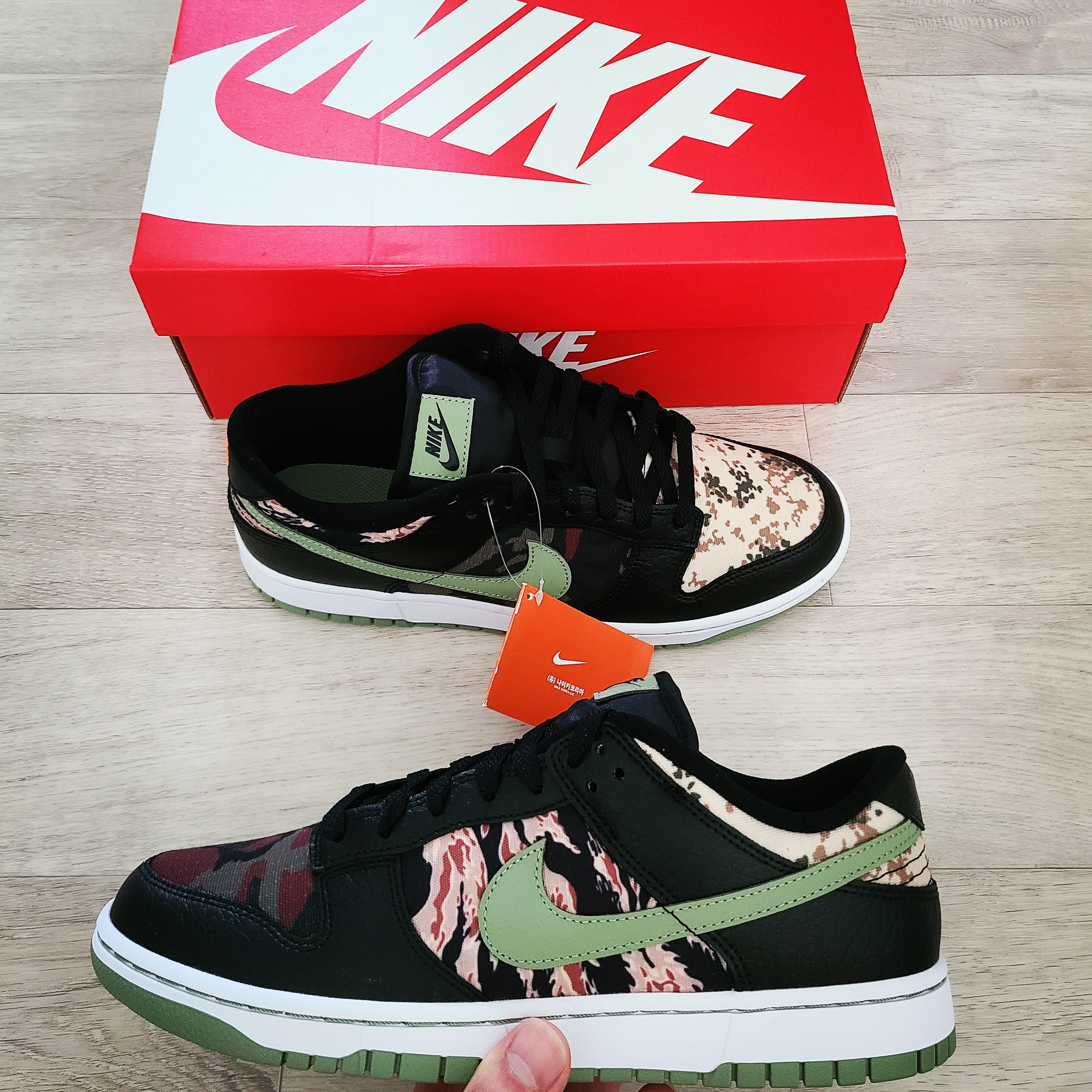 Nike Dunk Low SE Black Multi Camo 착용 스타일