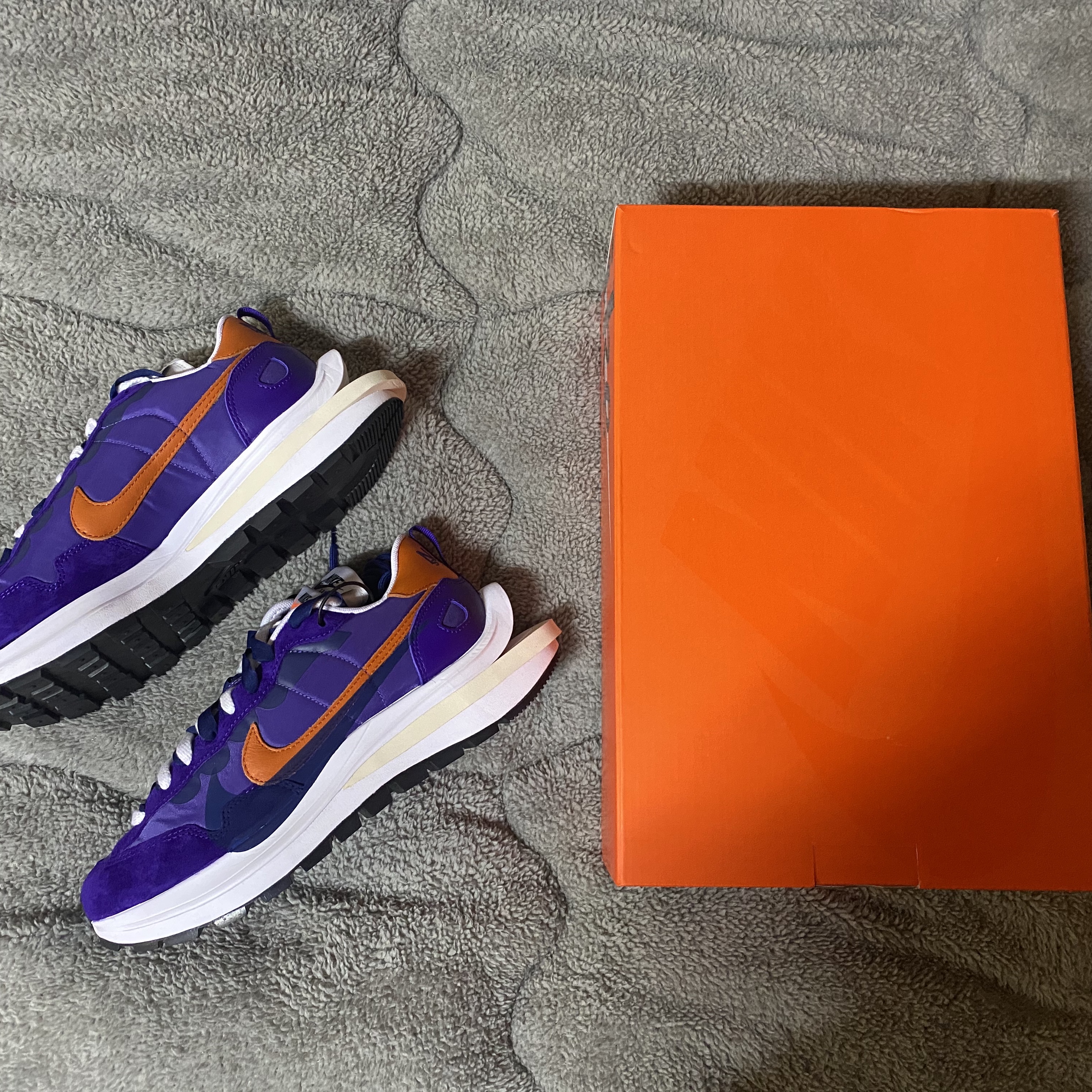 Nike x Sacai VaporWaffle Dark Iris 착용 스타일