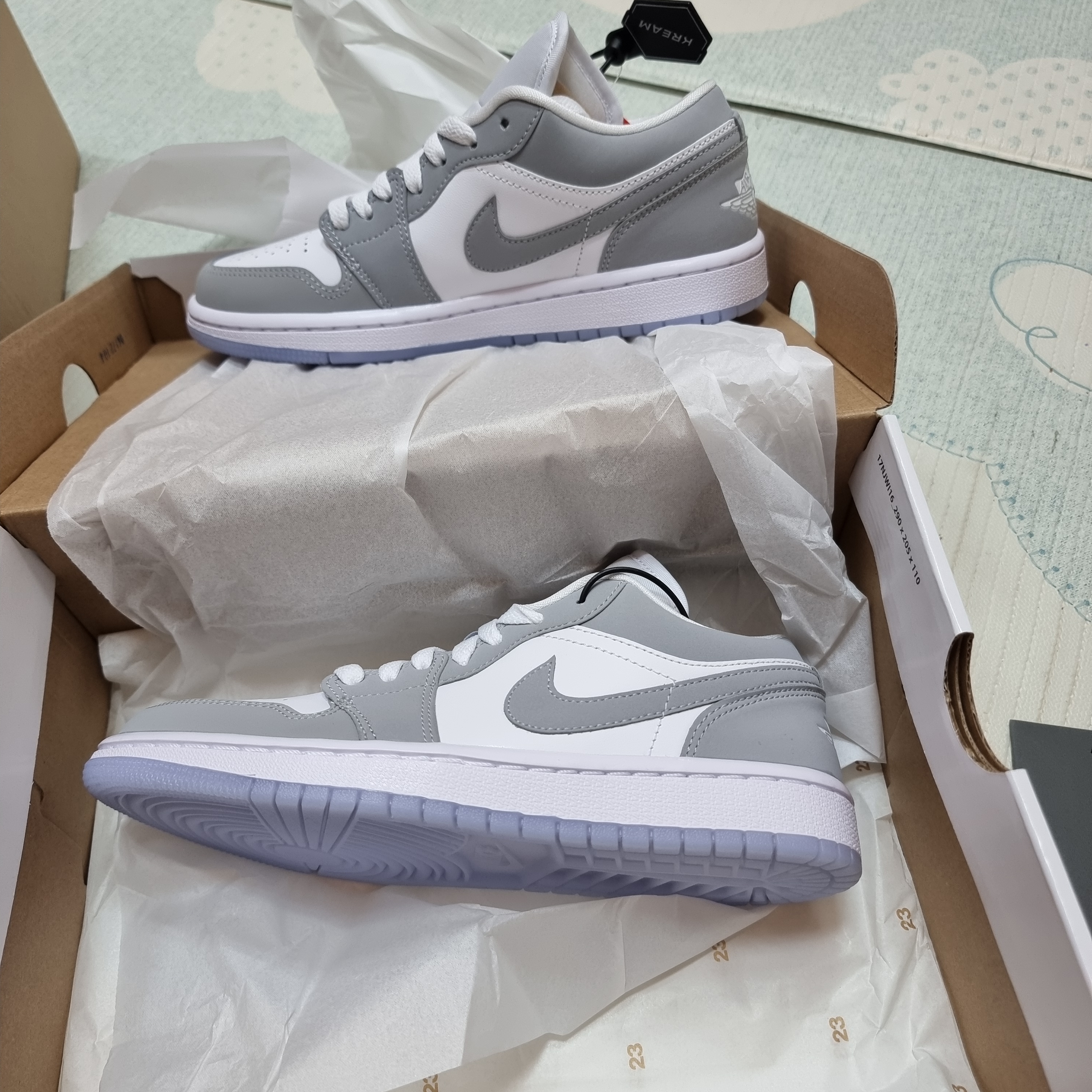 (W) Jordan 1 Low White Wolf Grey 착용 스타일 - 1