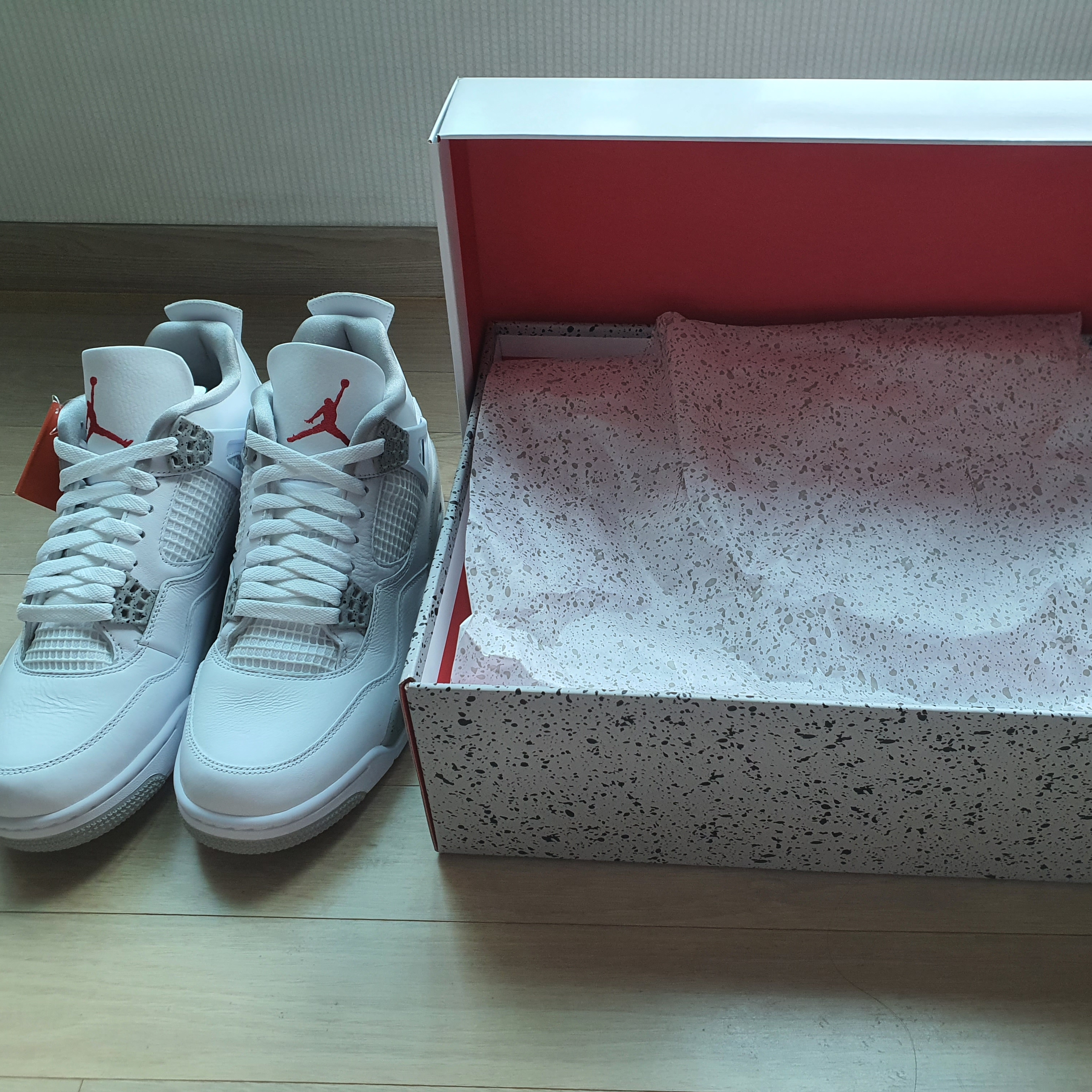 Jordan 4 Retro Tech White 착용 스타일 - 3