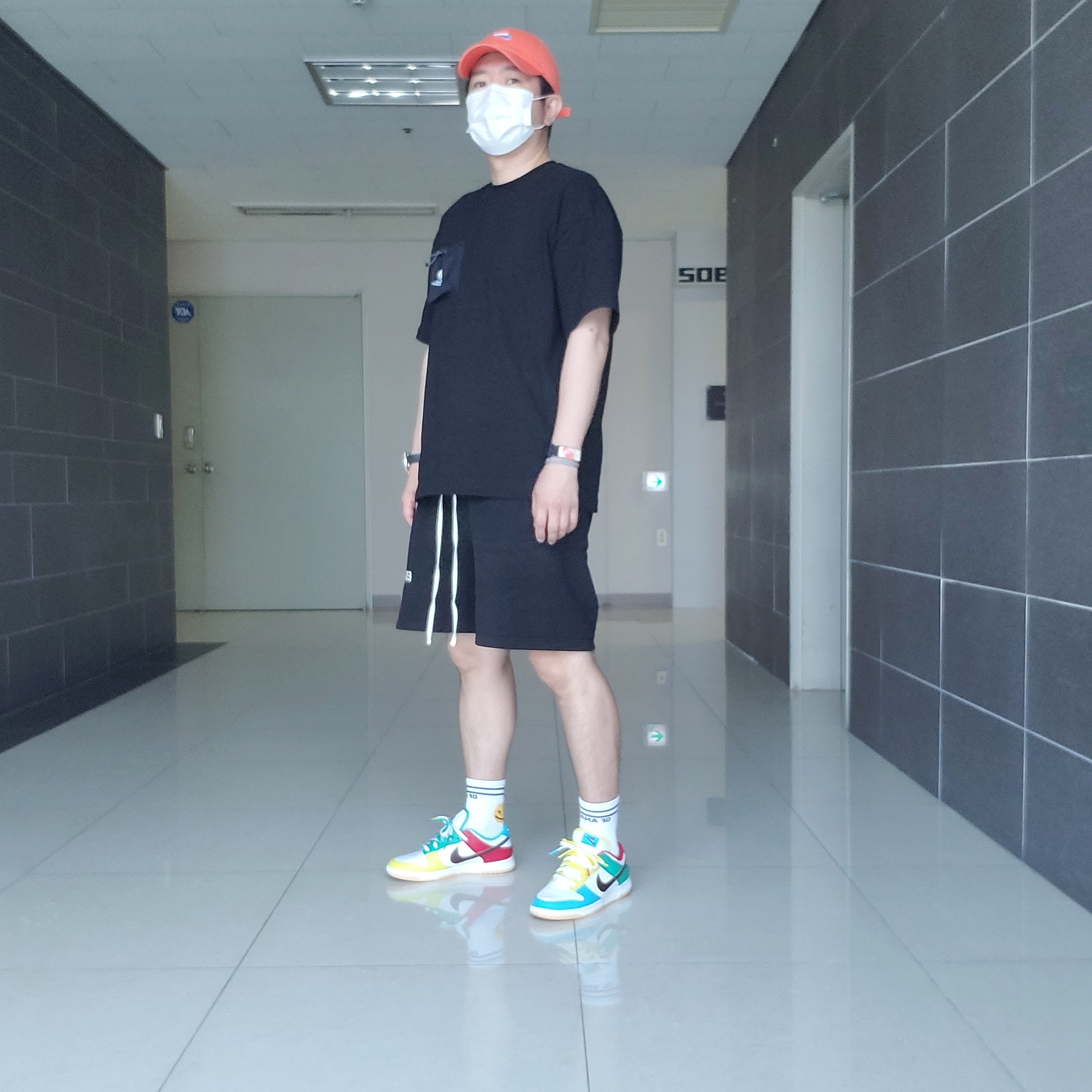 Nike Dunk Low SE Free.99 White 착용 스타일 - 2