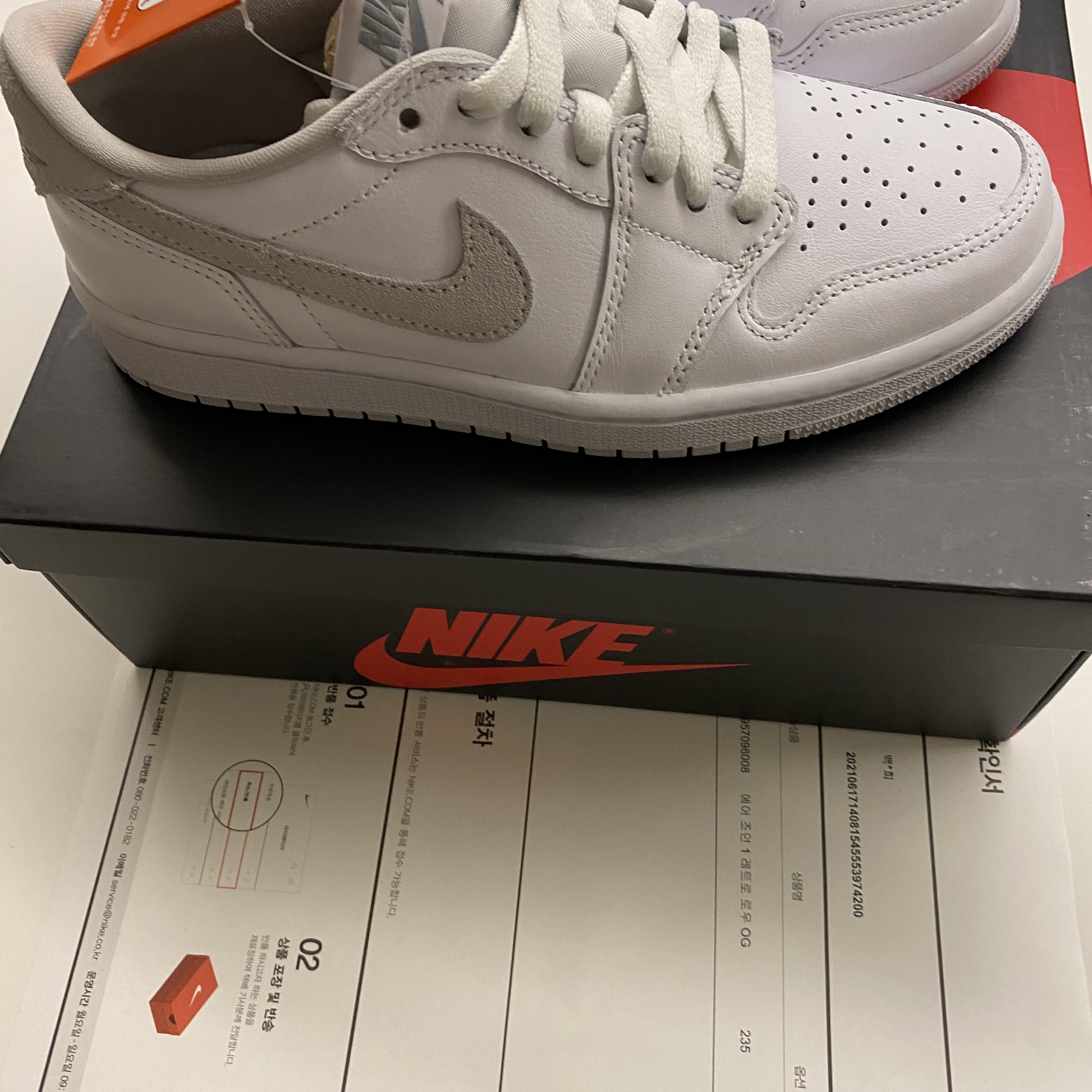 (W) Jordan 1 Low OG Neutral Grey 착용 스타일 - 2