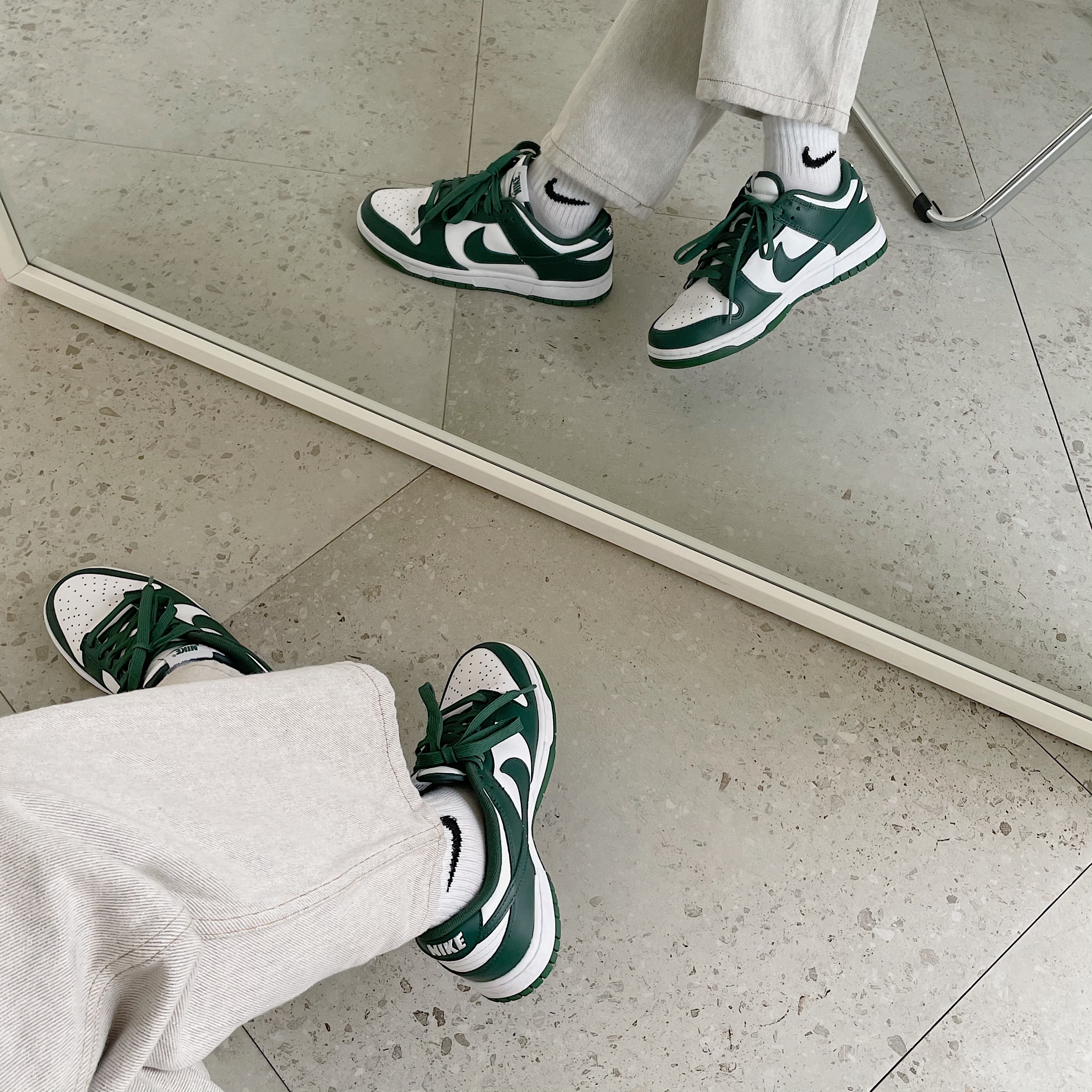 Nike Dunk Low Retro Varsity Green 착용 스타일 - 3
