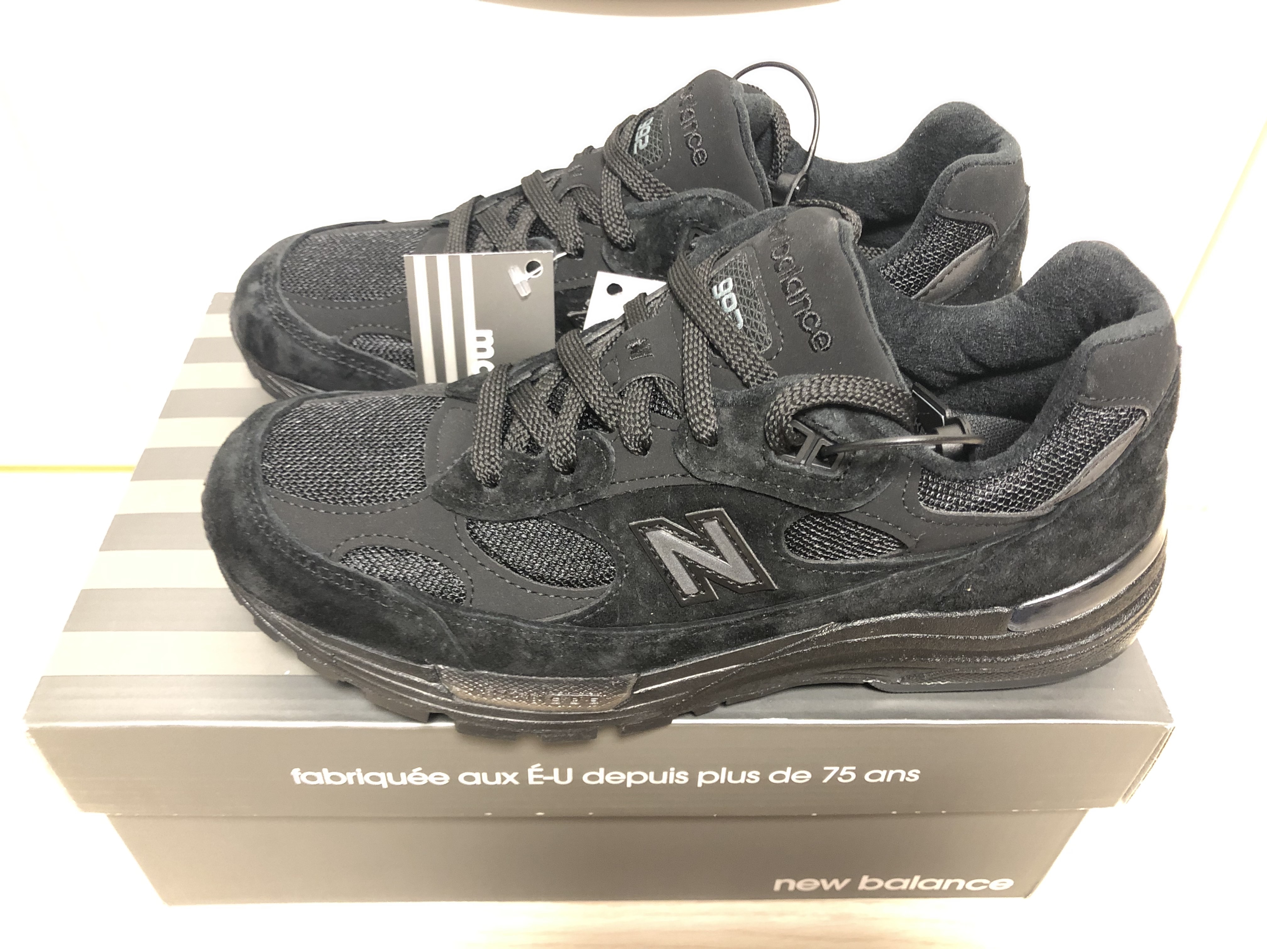 New Balance 992 Made in USA Triple Black 착용 스타일 - 1