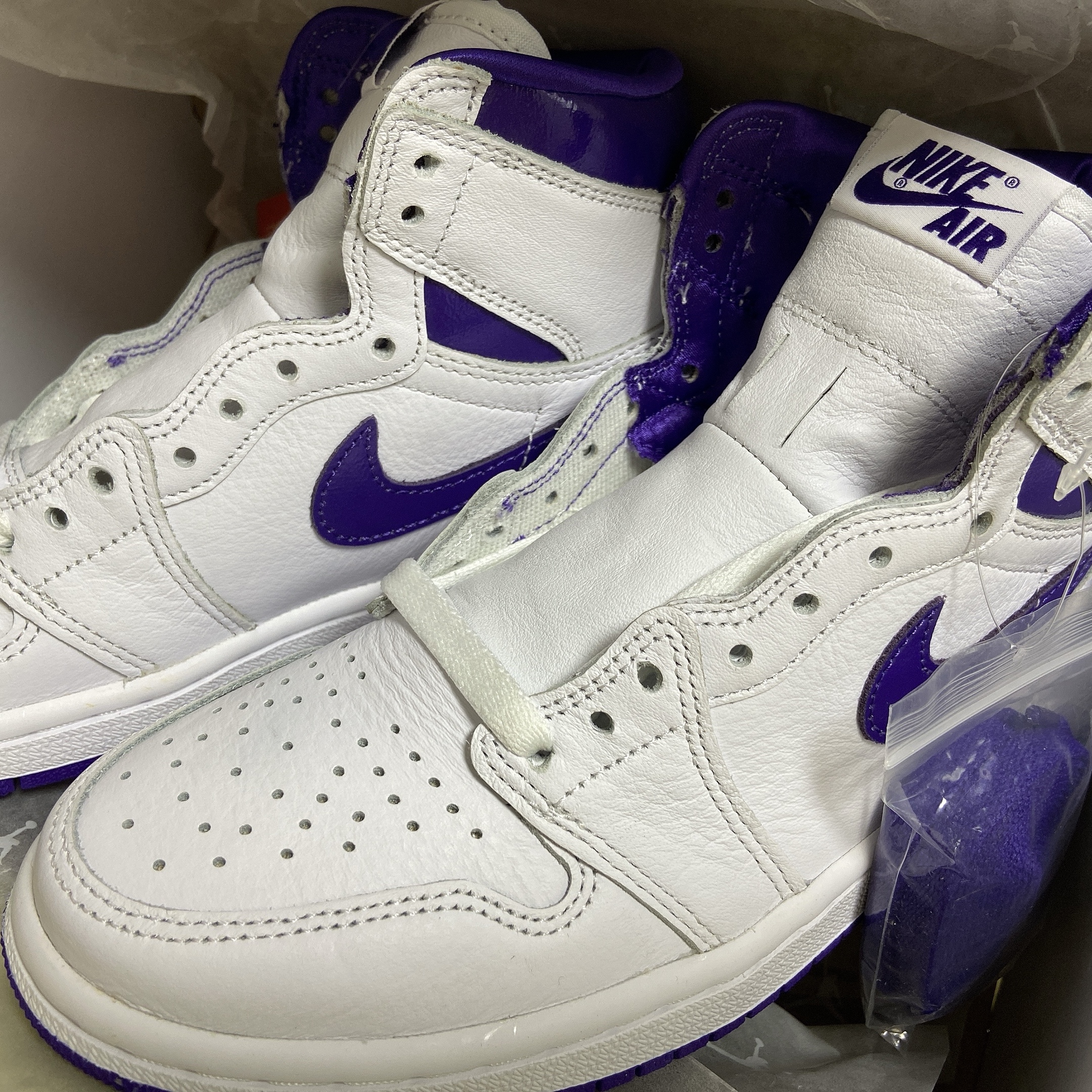 (W) Jordan 1 High OG Court Purple 착용 스타일 - 4
