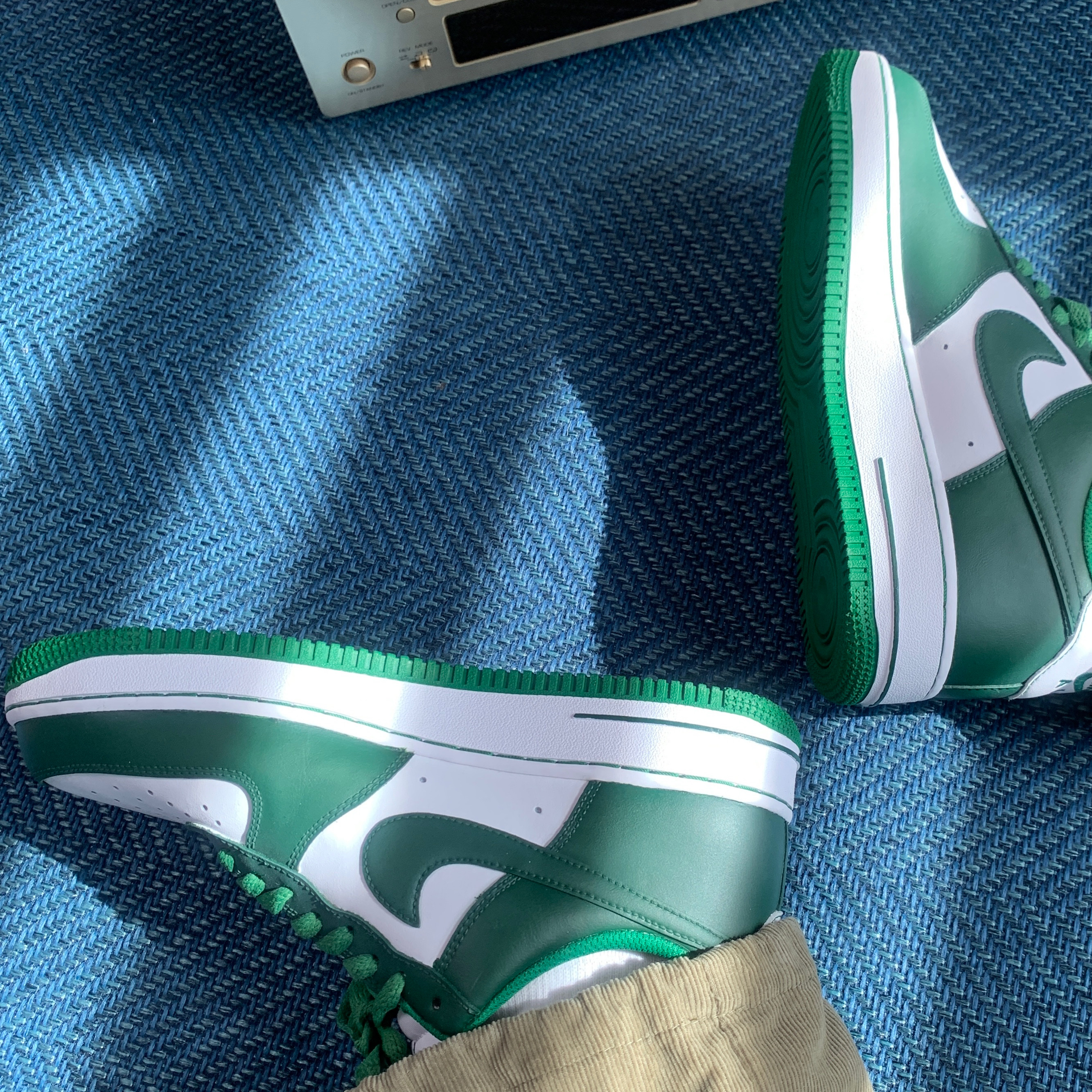 Nike Air Force 1 '07 Stitch Pine Green 착용 스타일