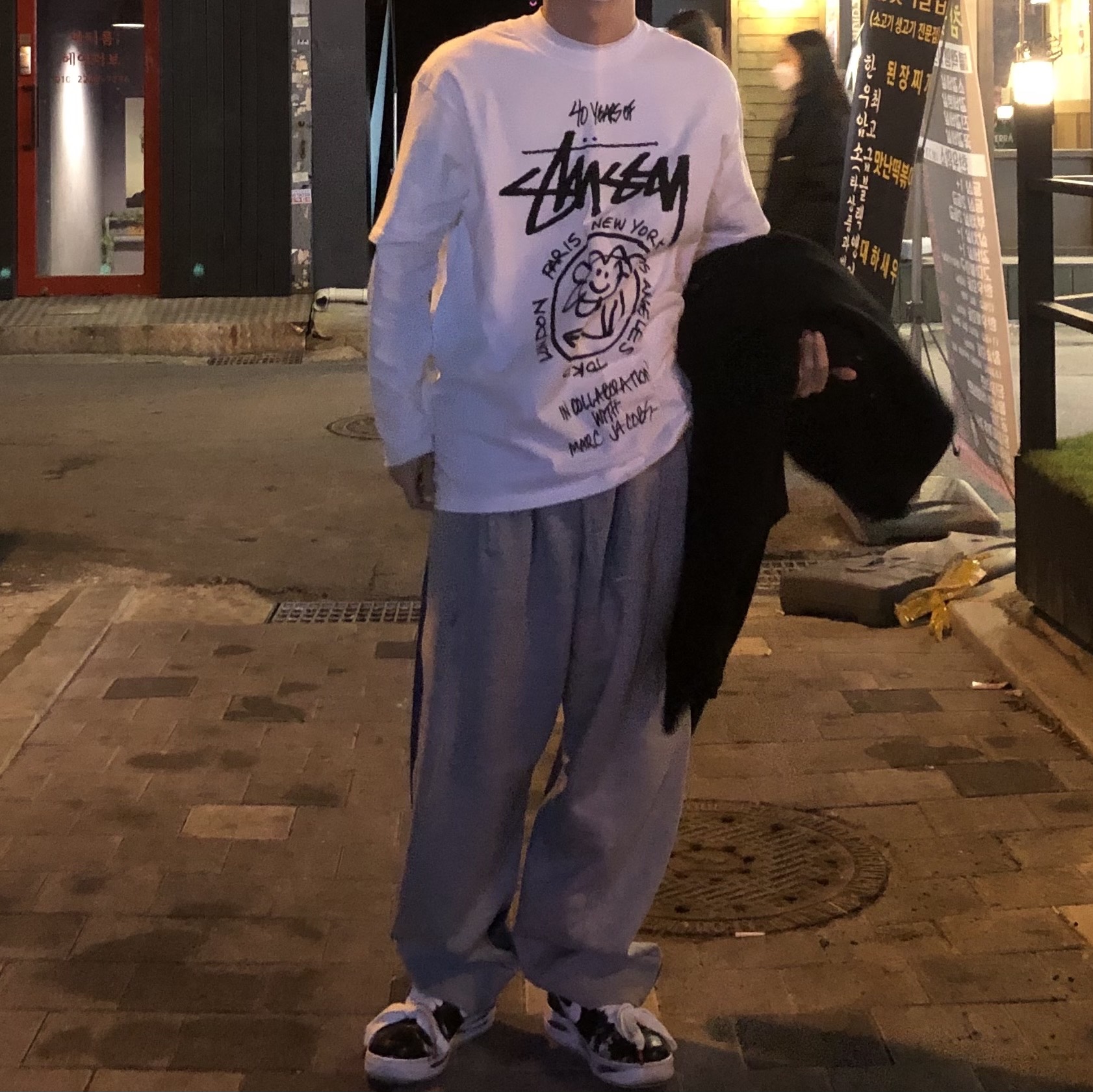 Stussy x Marc Jacobs 40 WT T-Shirt, Nike x Peaceminusone Air Force 1 Low Para-Noise 착용 스타일