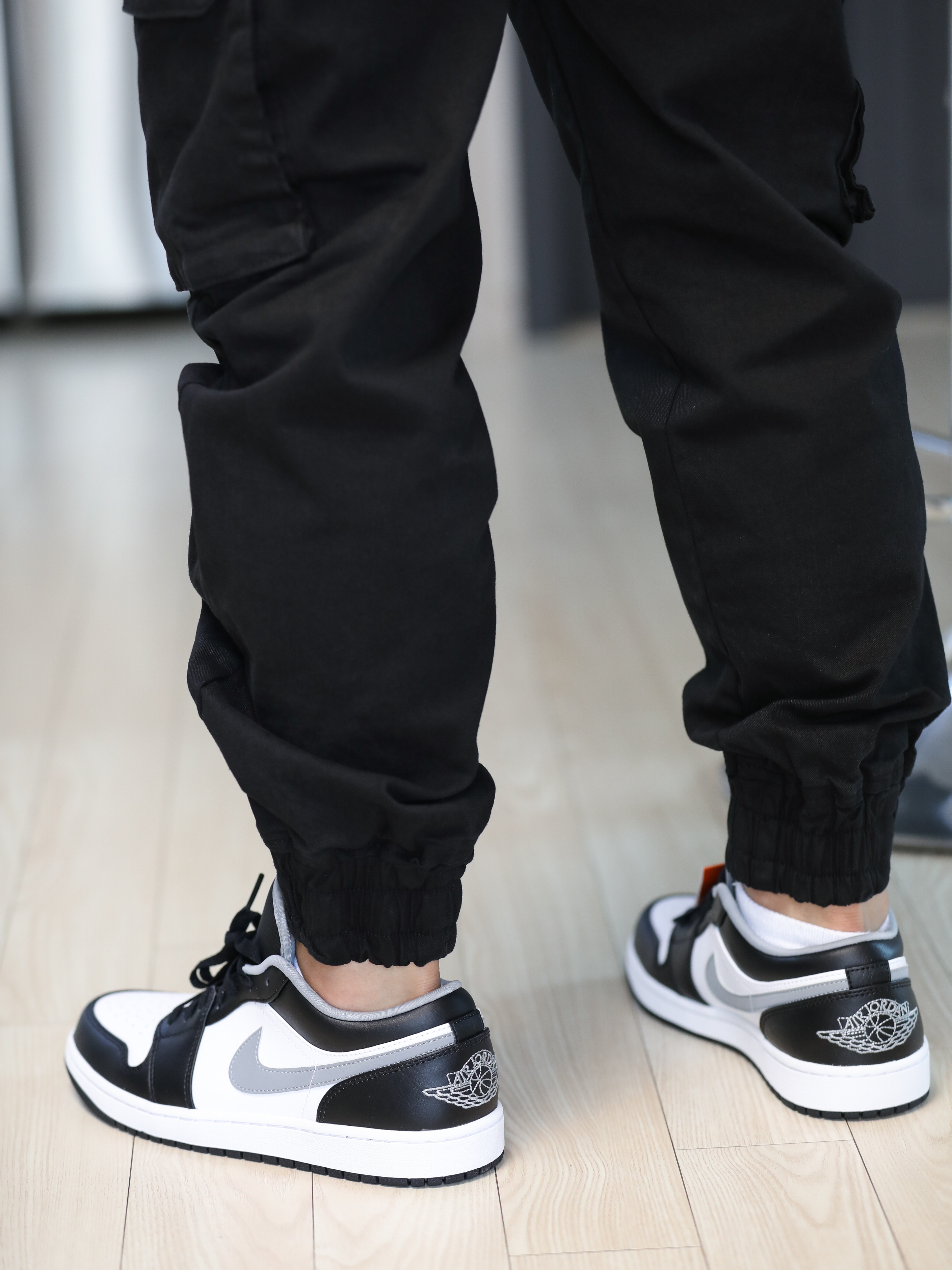 Jordan 1 Low Black Particle Grey 착용 스타일 - 1