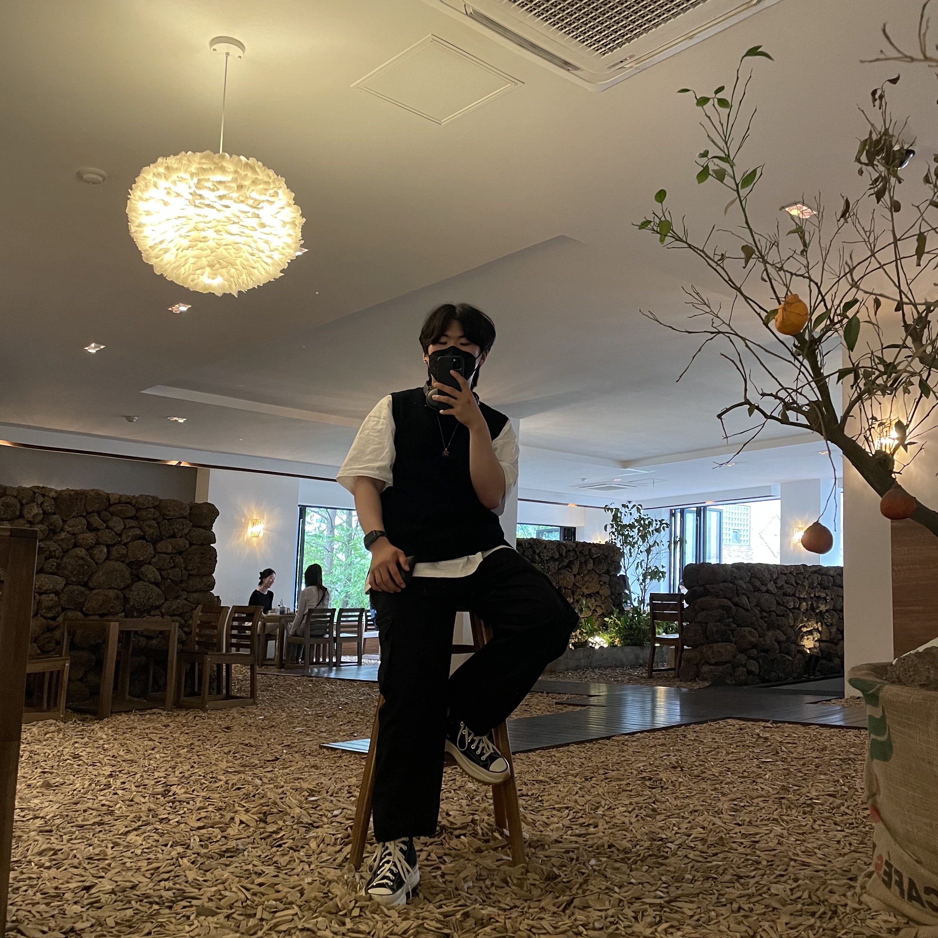 Converse x JW Anderson Run Star Hike Hi Black 착용 스타일