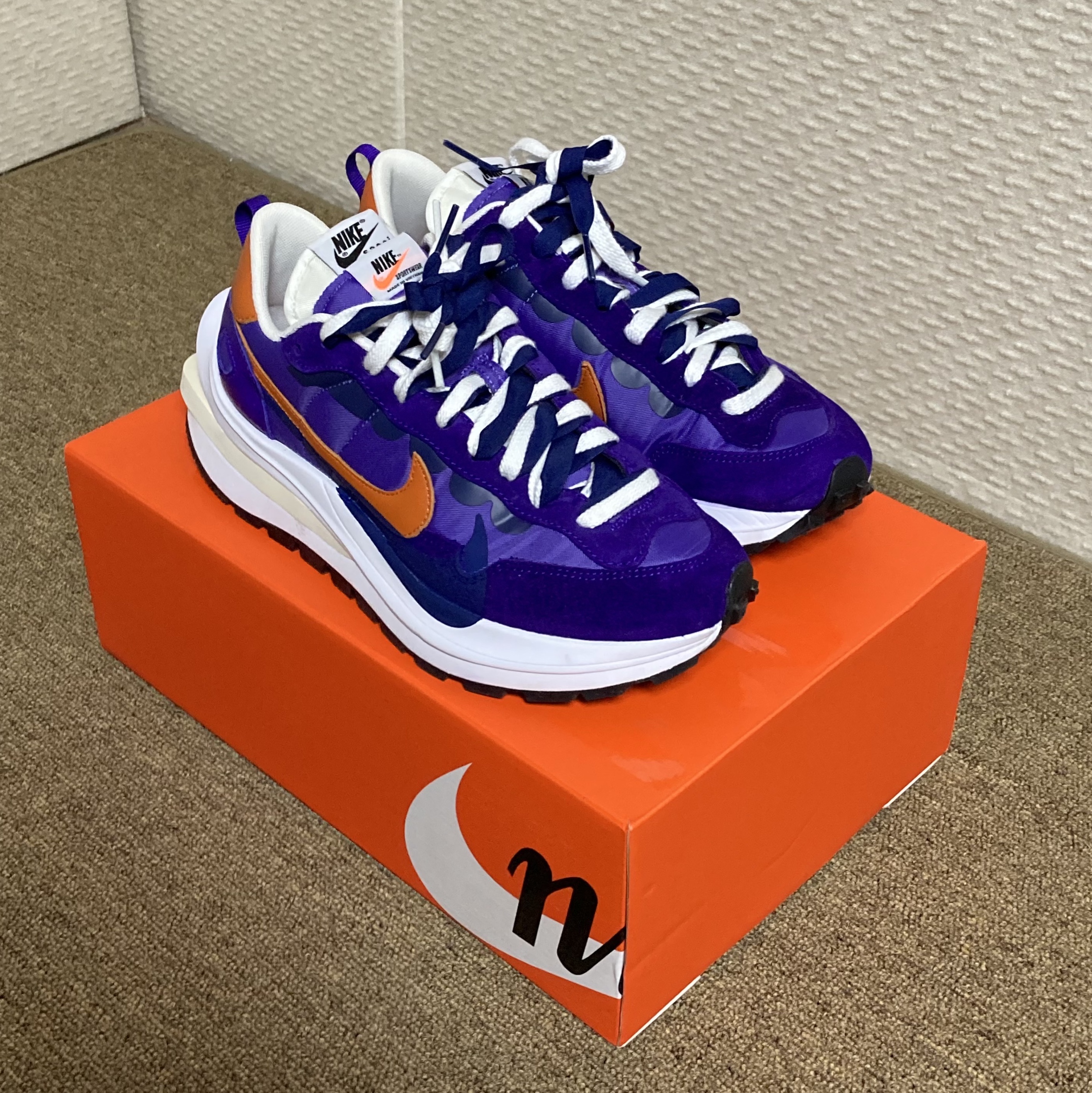 Nike x Sacai VaporWaffle Dark Iris 착용 스타일