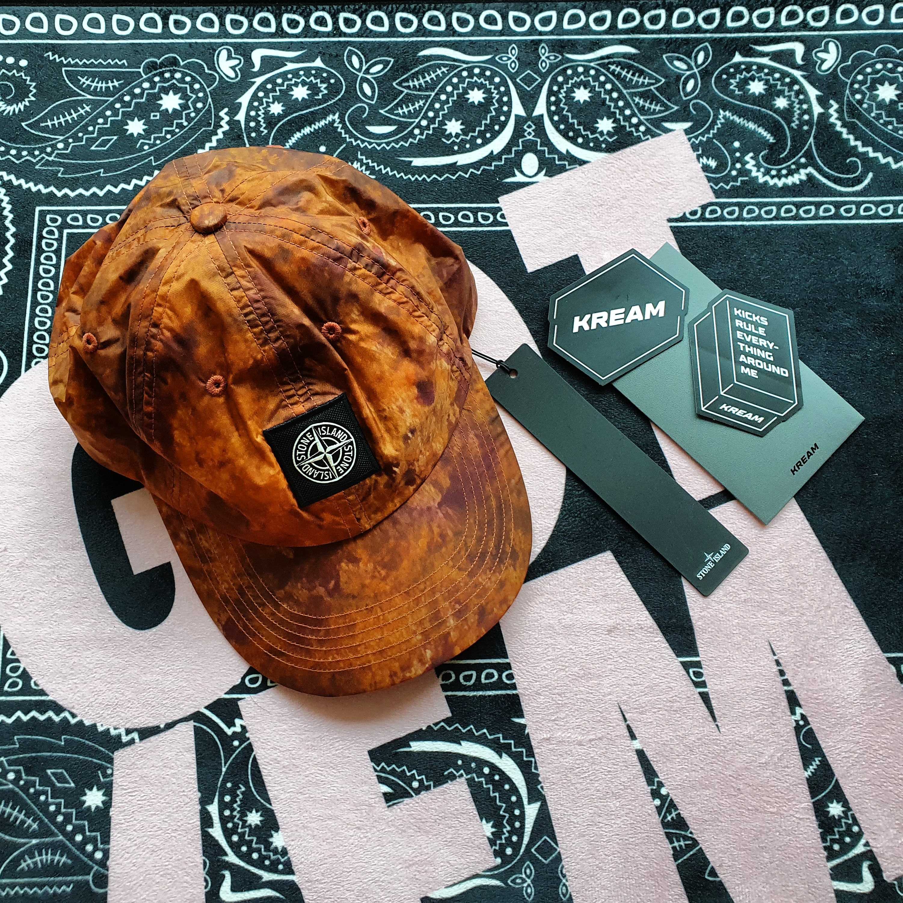 Supreme x Stone Island Painted Camo Nylon 6-Panel Coral - 20FW 착용 스타일