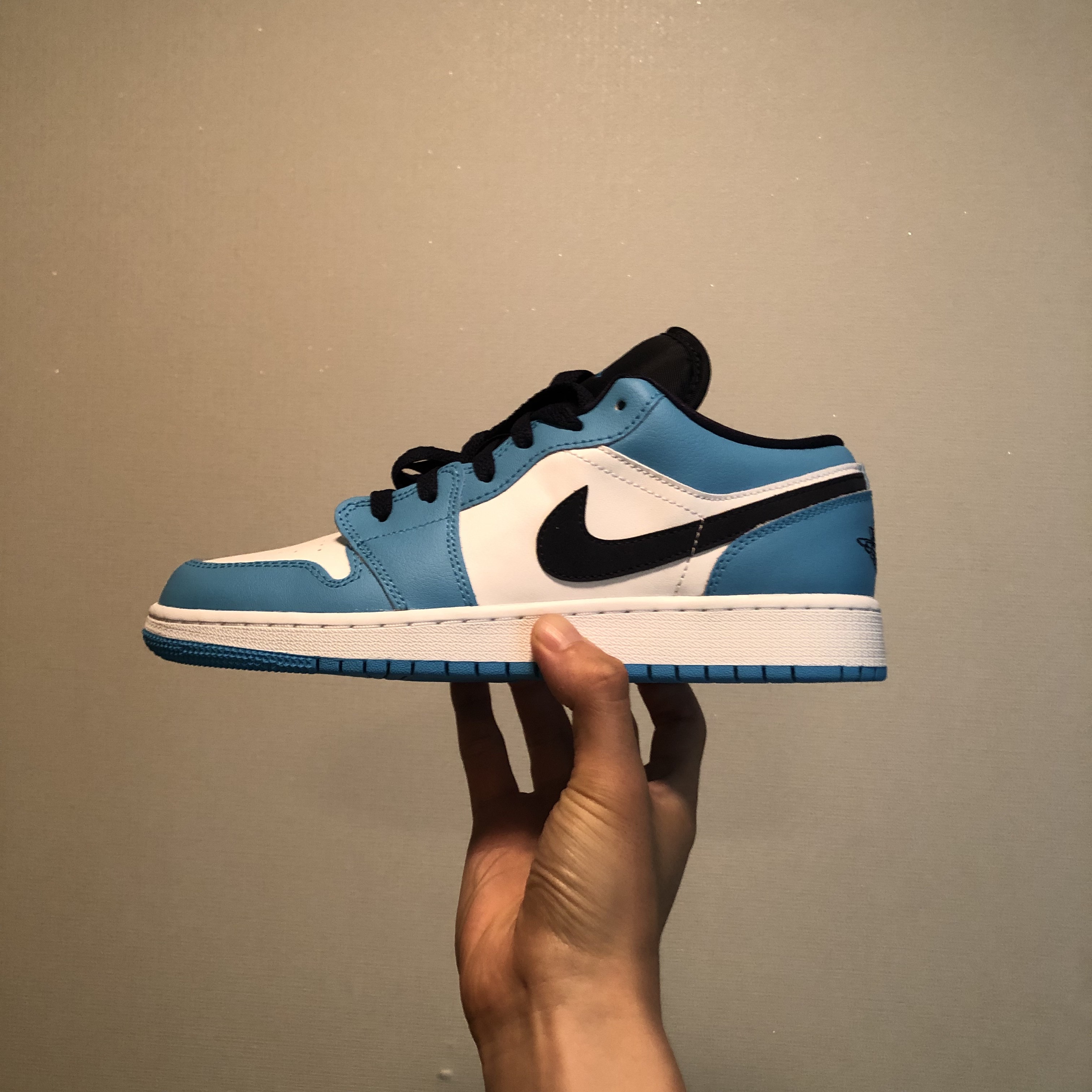 (GS) Jordan 1 Low Dark Powder Blue 착용 스타일
