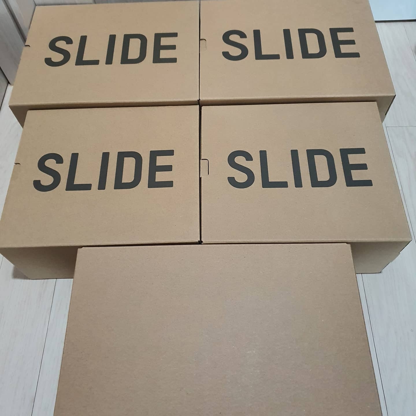 Adidas Yeezy Slide Pure, Adidas Yeezy Slide Resin 2021 착용 스타일 - 2