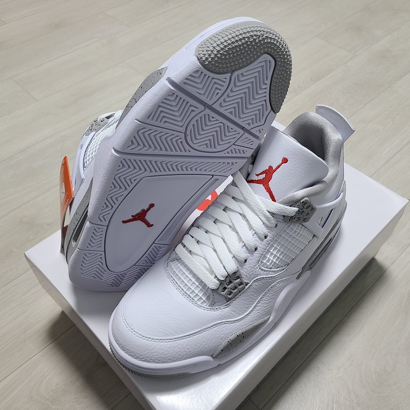 Jordan 4 Retro Tech White 착용 스타일 - 3