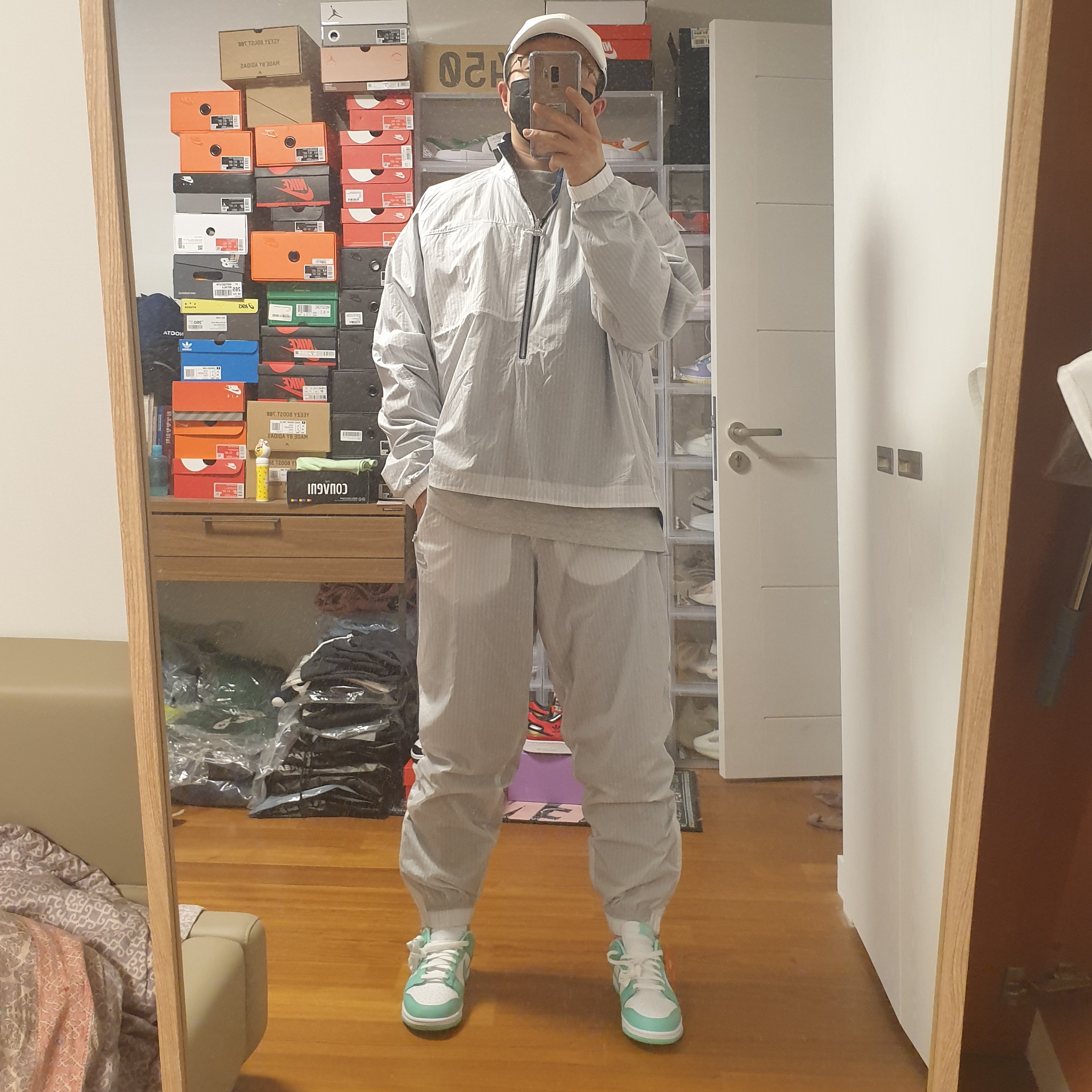 Nike x Drake Nocta Cardinal Stock Essential Cap White, Nike x Kim Jones Reversible Wind Breaker Navy - US/EU 착용 스타일 - 2