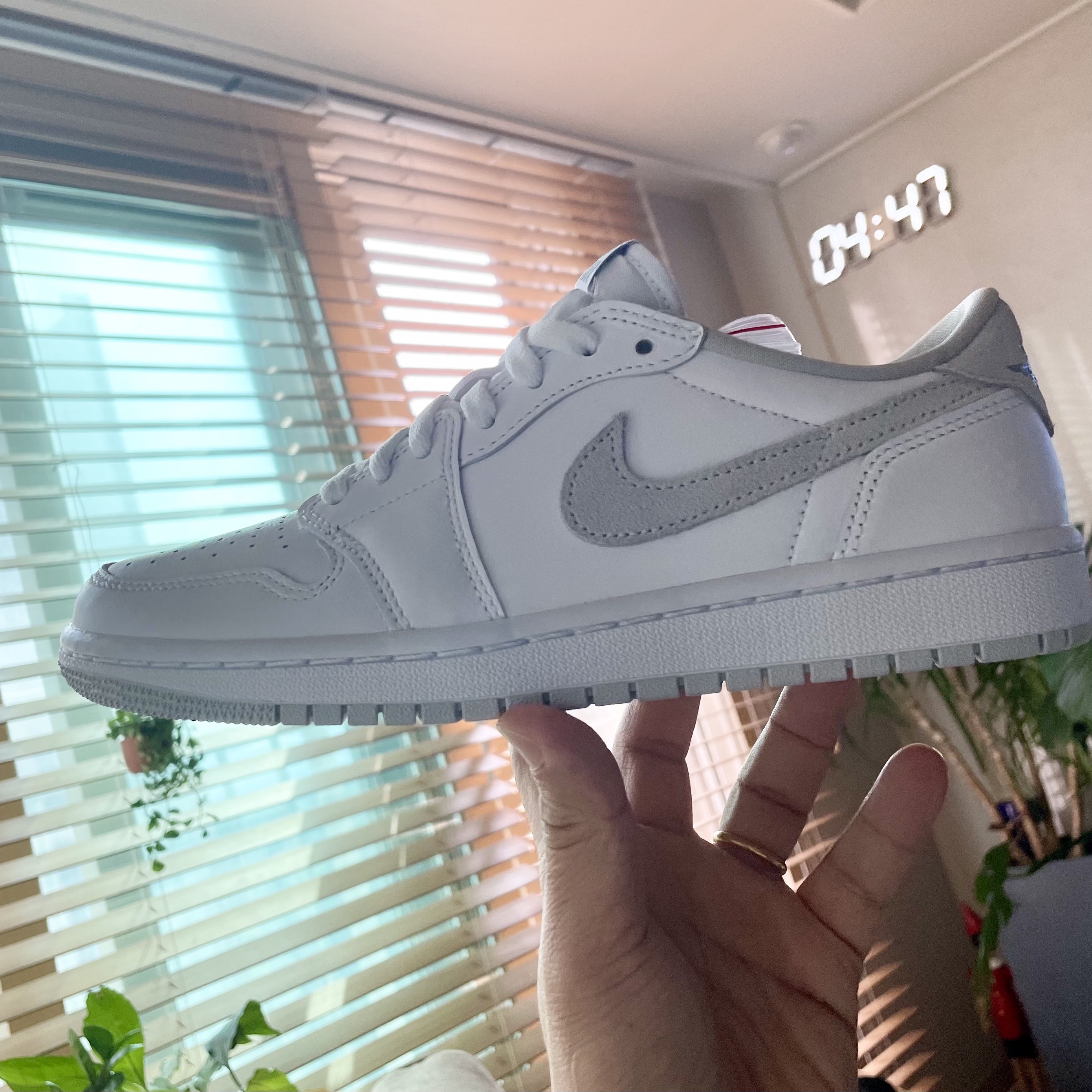 (W) Jordan 1 Low OG Neutral Grey 착용 스타일