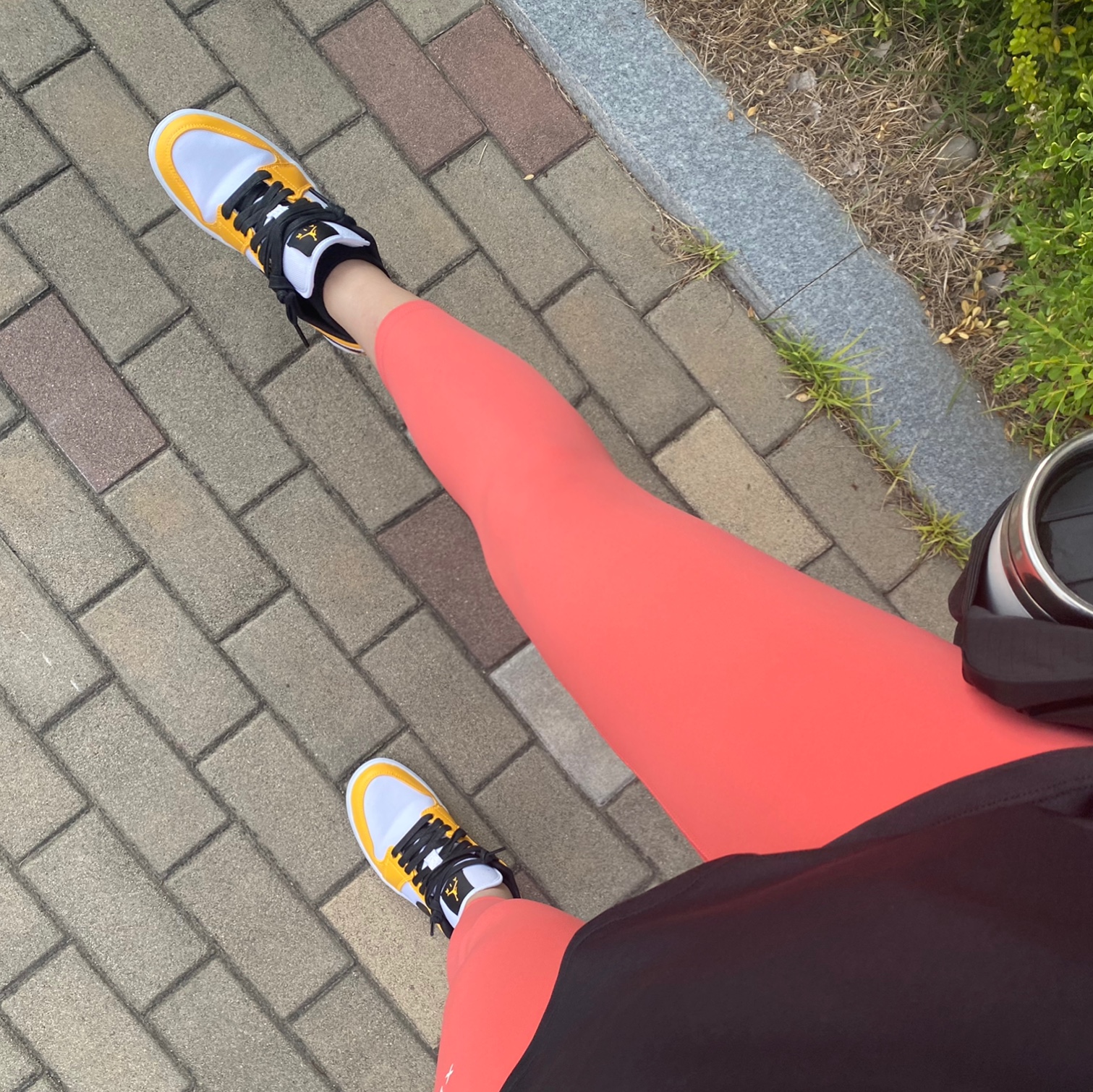 (W) Jordan 1 Low SE Laser Orange 착용 스타일