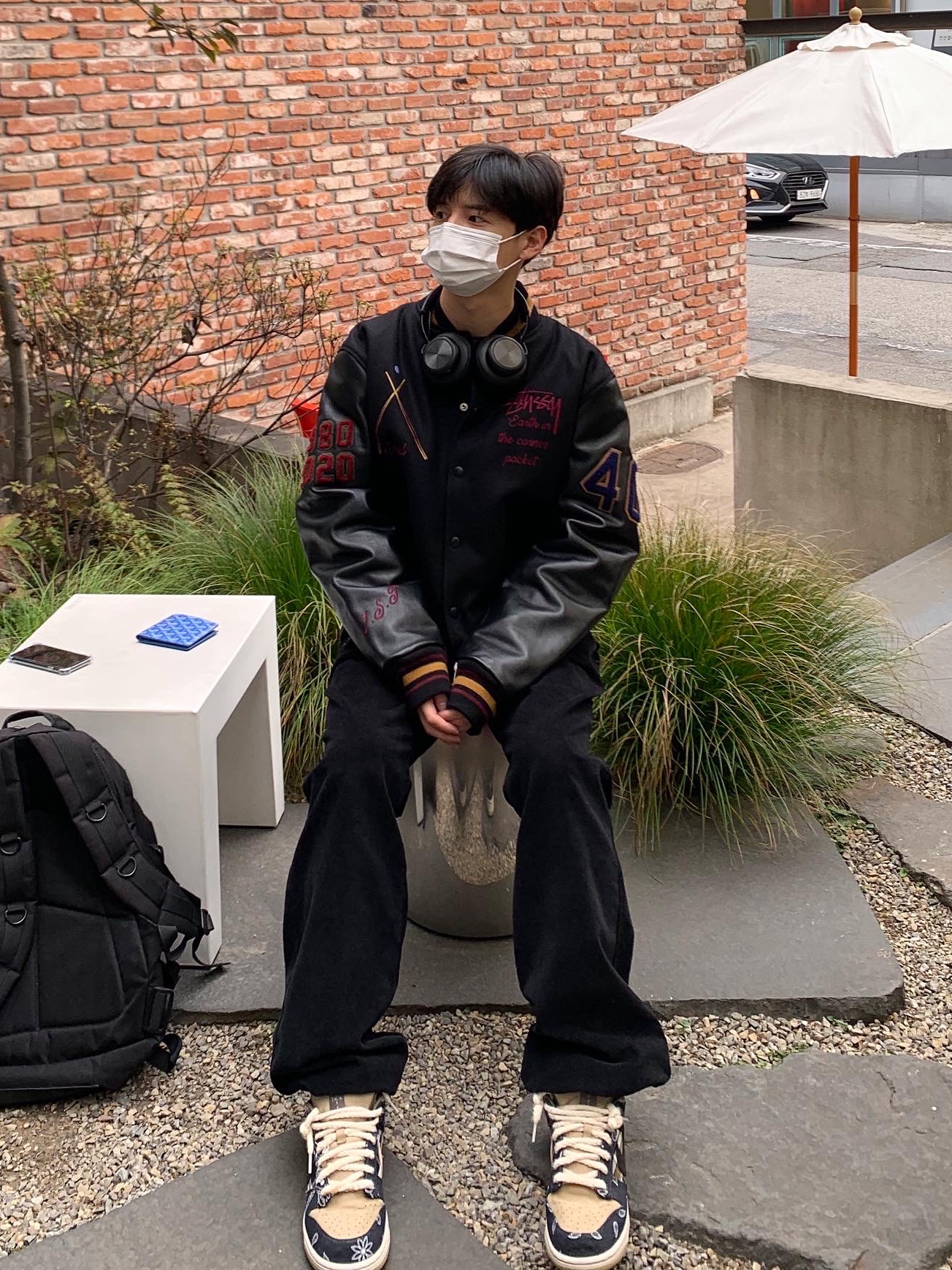 Stussy 40th Anniversary IST Jacket (Seoul), Nike x Travis Scott SB Dunk Low 착용 스타일