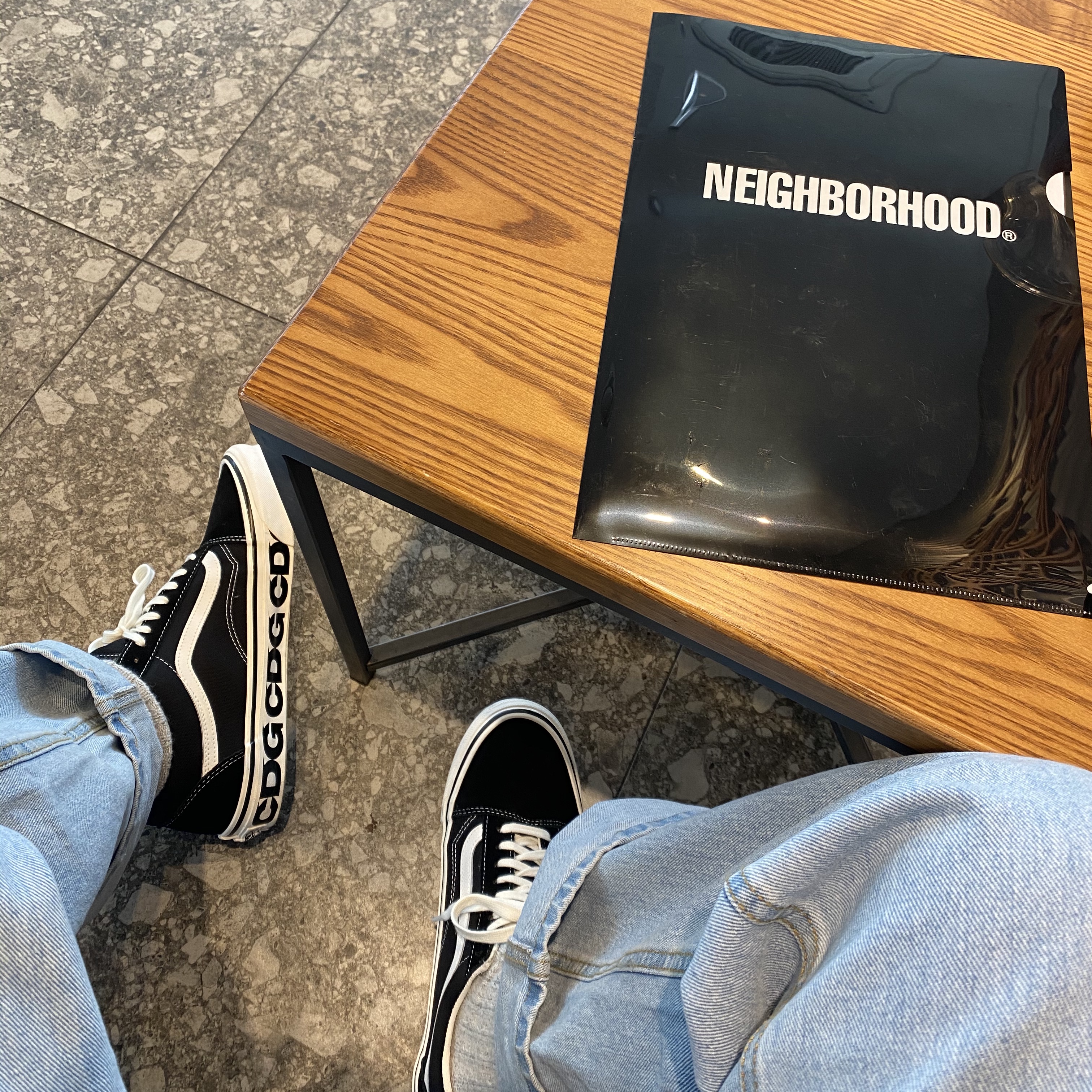 Vans Vault x CDG OG Old Skool LX Side Wall 착용 스타일