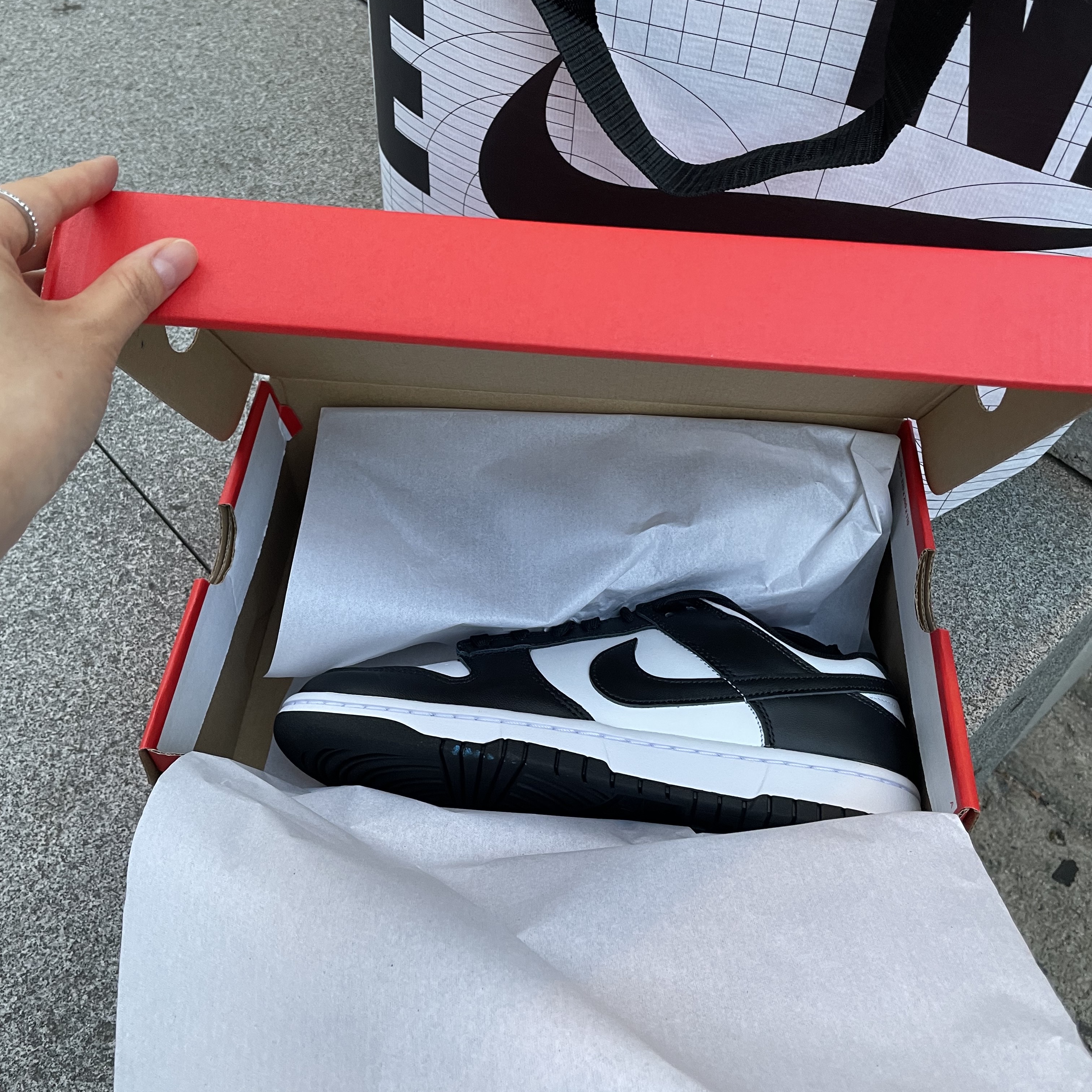 Nike Dunk Low Retro Black 착용 스타일 - 1
