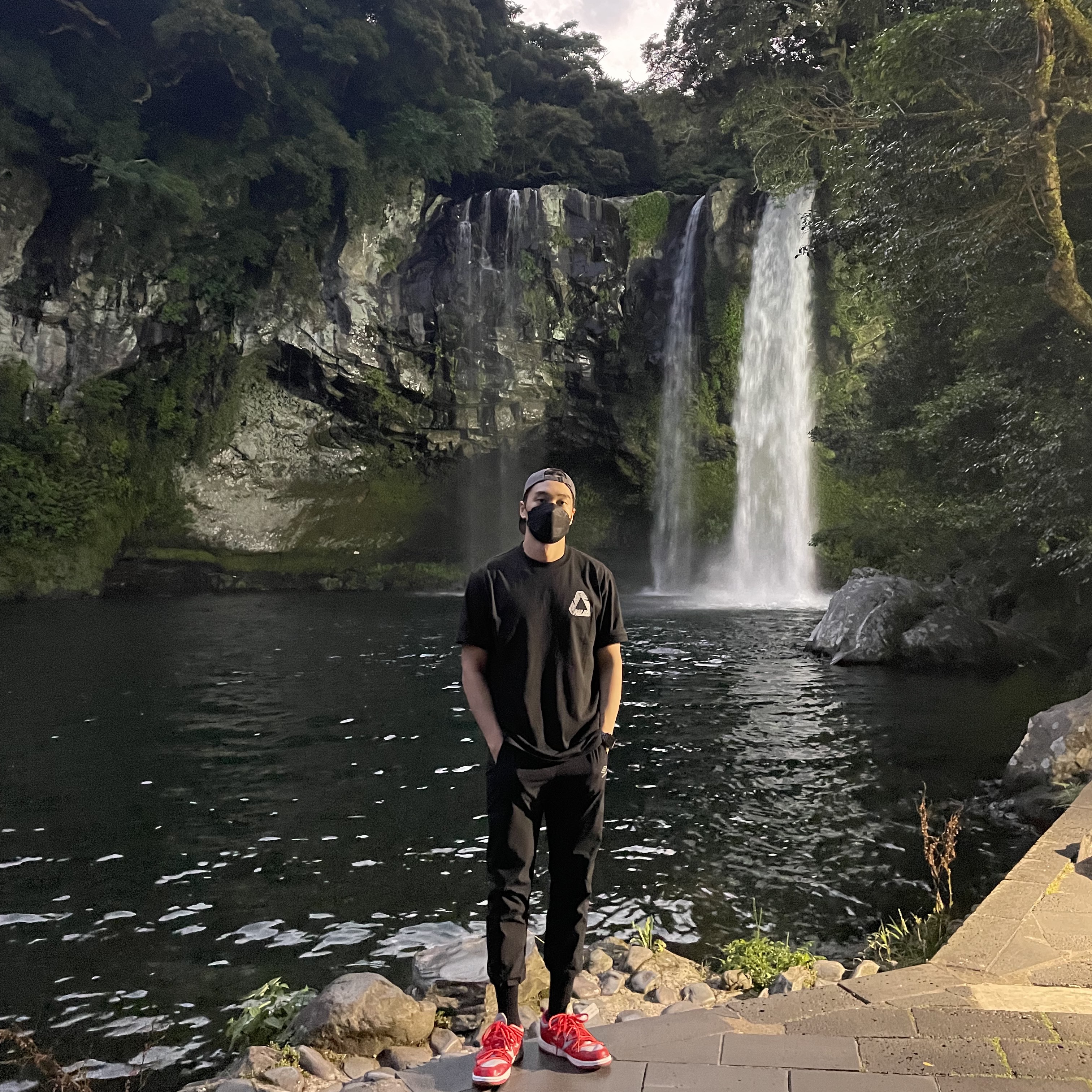 Palace P3 Team T-Shirt Black - 20FW, Nike x Off-White Dunk Low University Red 착용 스타일
