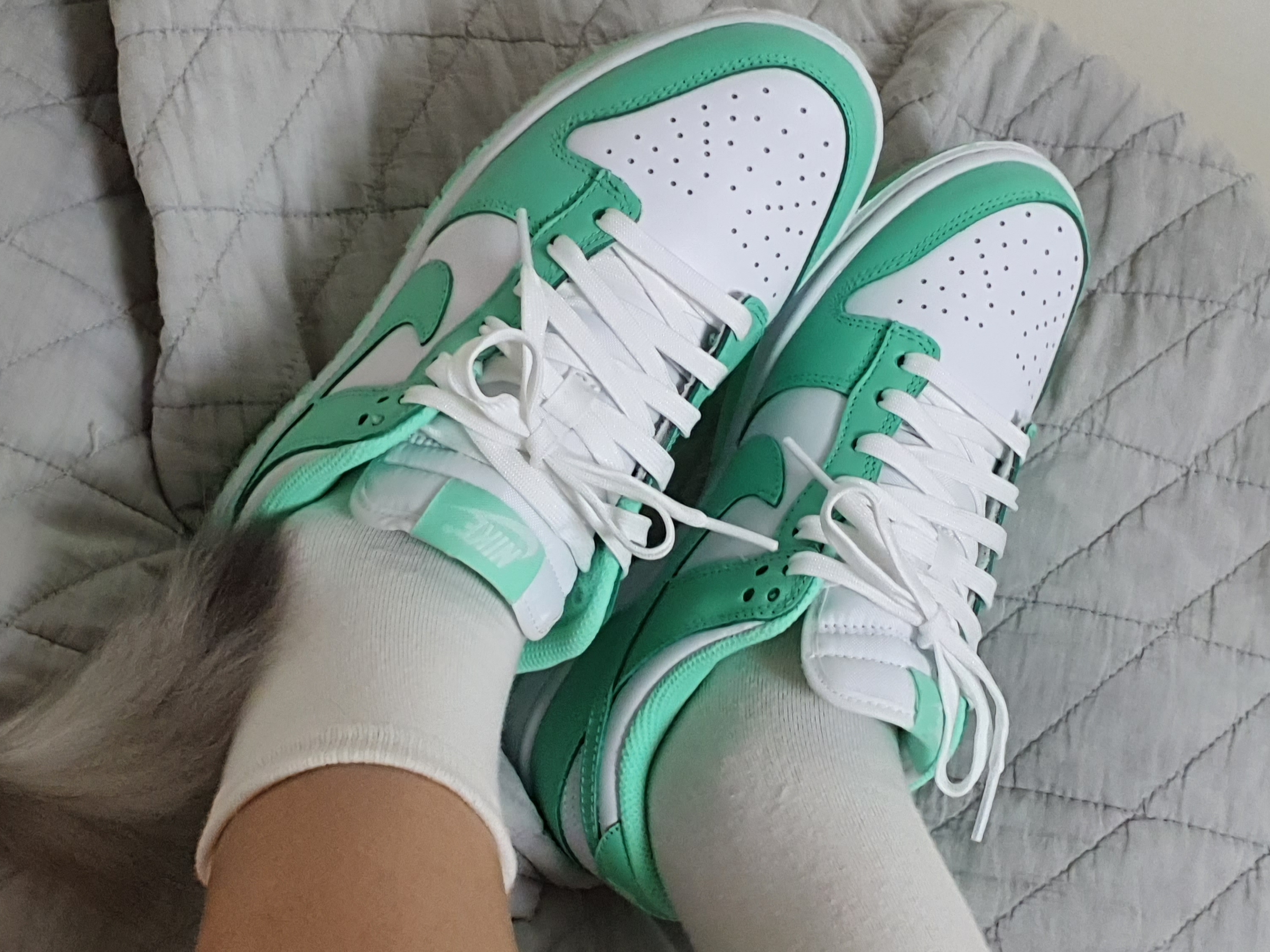 (W) Nike Dunk Low Green Glow 착용 스타일 - 1