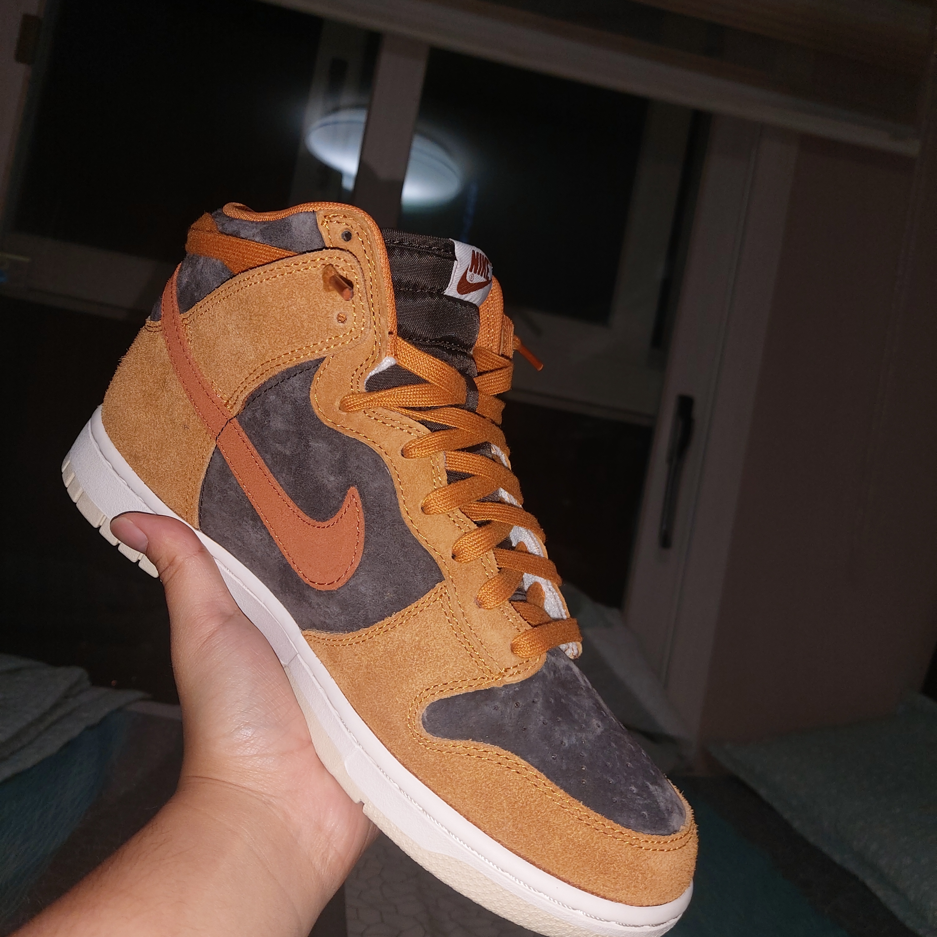 Nike Dunk High Retro PRM Dark Curry 착용 스타일 - 4