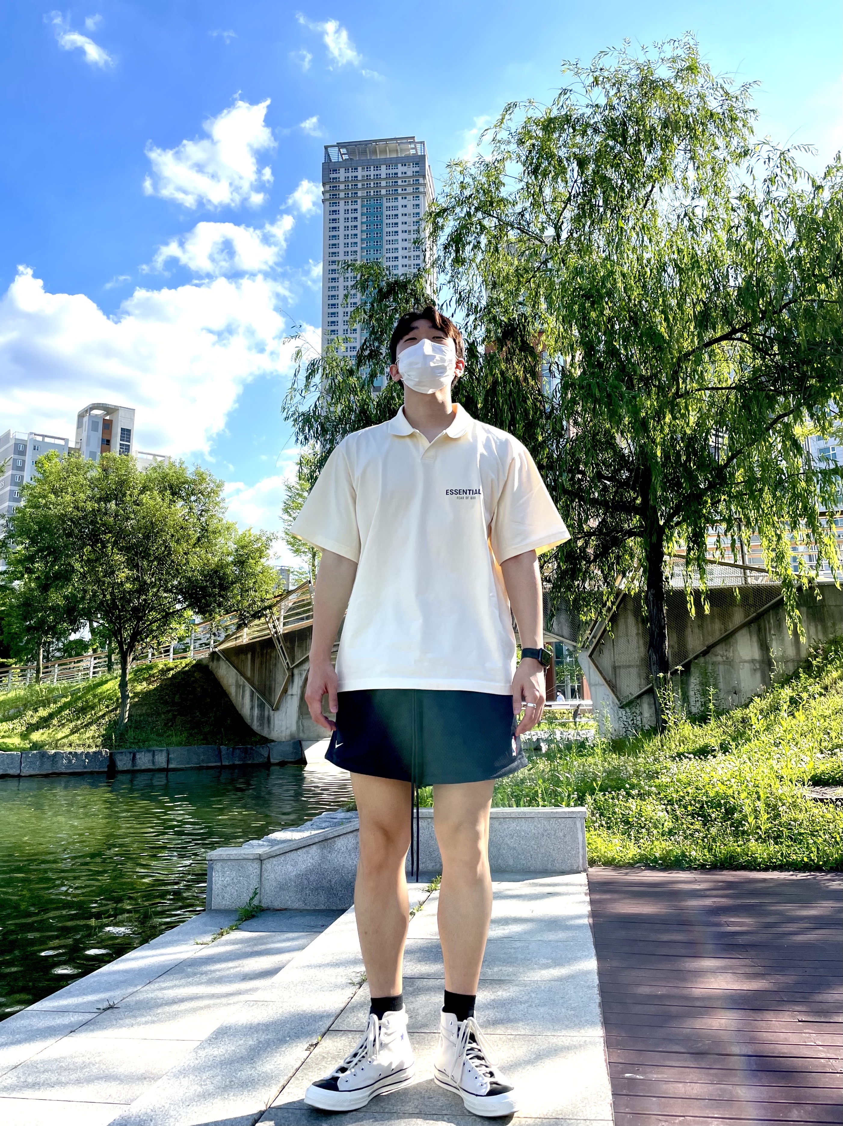 Converse x Fear of God Essentials Chuck 70 Hi Natural 2020, Nike x Fear of God Basketball Shorts Off Noir 착용 스타일 - 1
