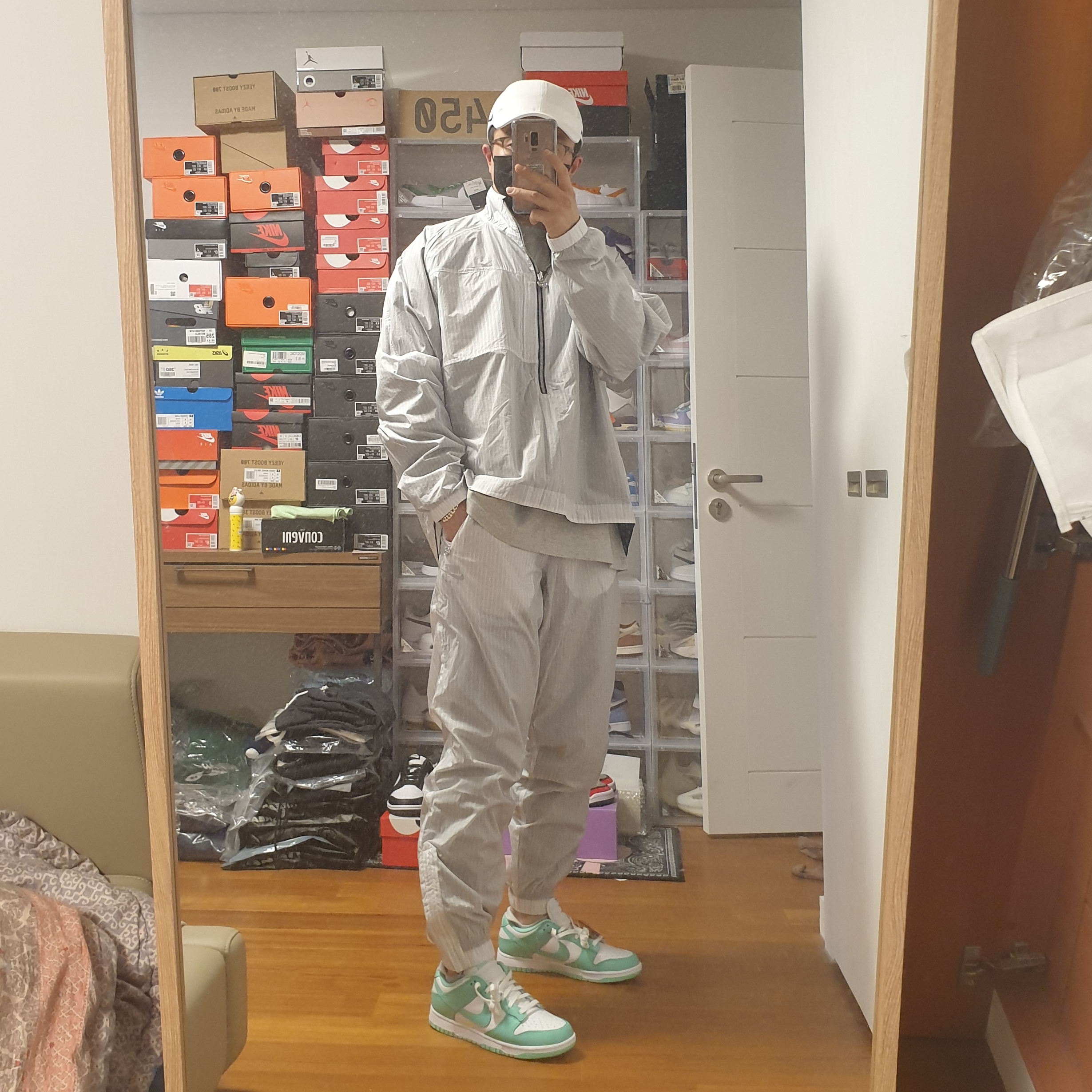 Nike x Drake Nocta Cardinal Stock Essential Cap White, Nike x Kim Jones Reversible Wind Breaker Navy - US/EU 착용 스타일 - 1