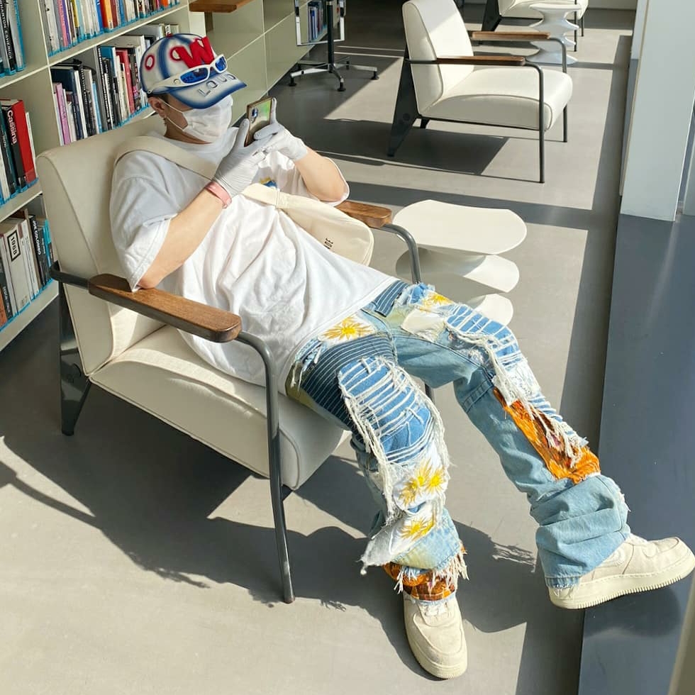 Stussy Cosmos T-Shirt White, Nike x Stussy Air Force 1 Low Fossil 착용 스타일 - 1