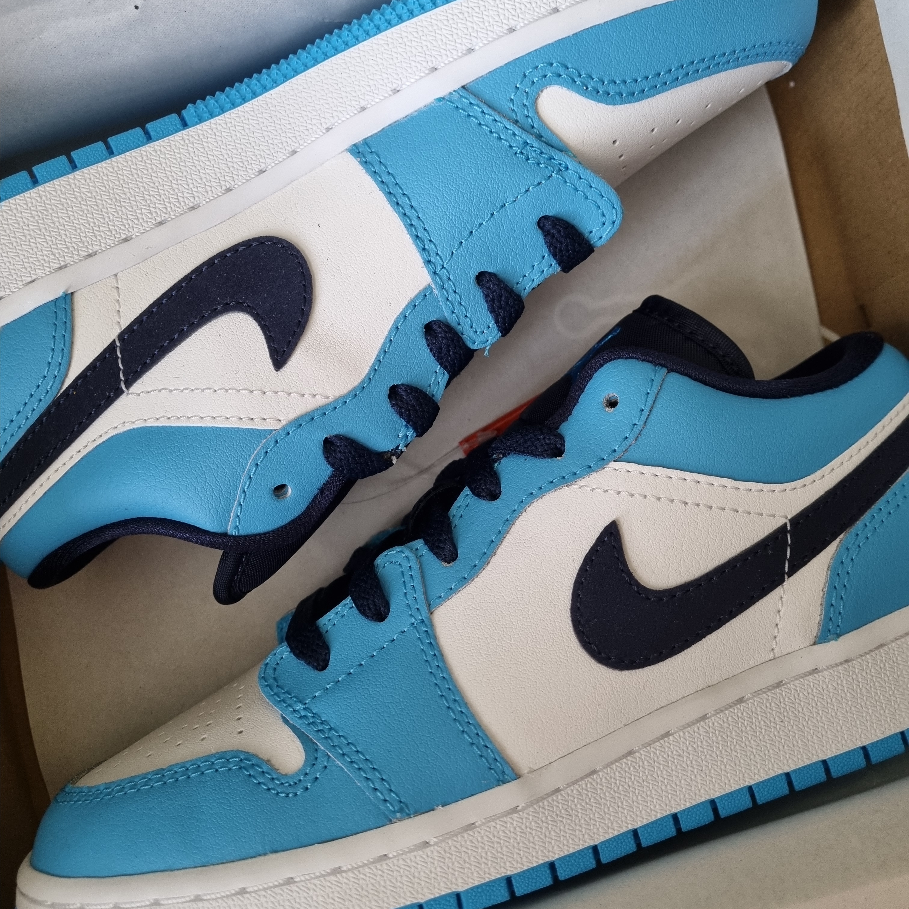 (GS) Jordan 1 Low Dark Powder Blue 착용 스타일