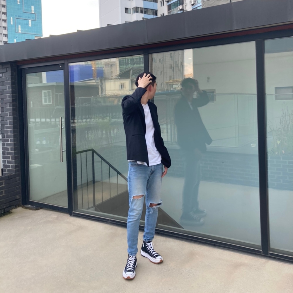 Converse Run Star Hike Hi Black White Gum 착용 스타일 - 1