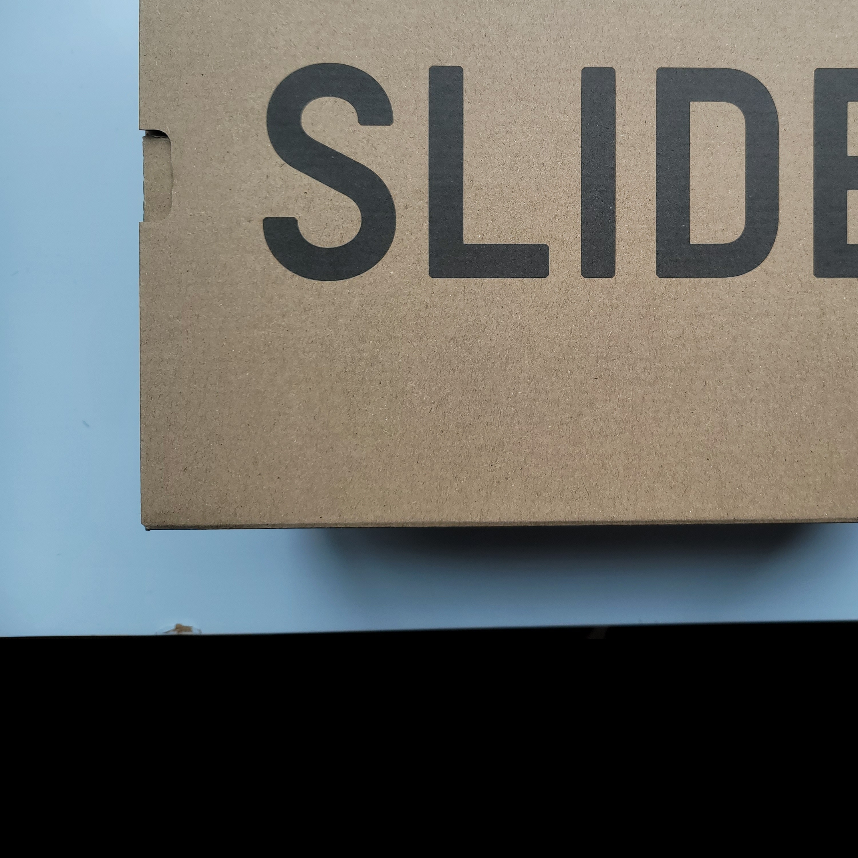 Adidas Yeezy Slide Resin 2021, Adidas Yeezy Slide Pure 착용 스타일 - 1