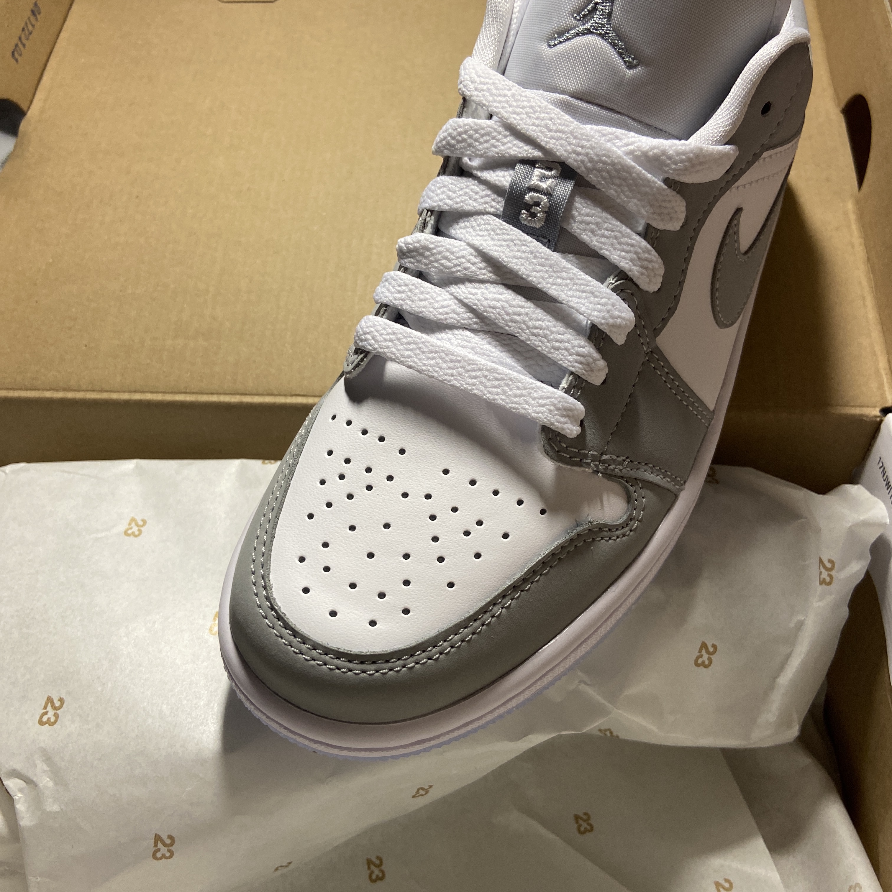 (W) Jordan 1 Low White Wolf Grey 착용 스타일 - 2